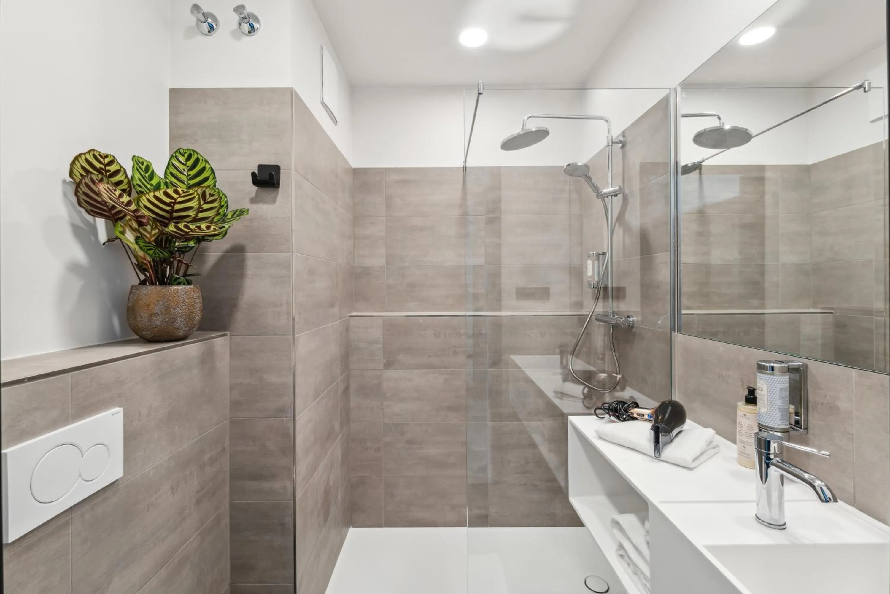 Bathroom in Nena Apartments München City East