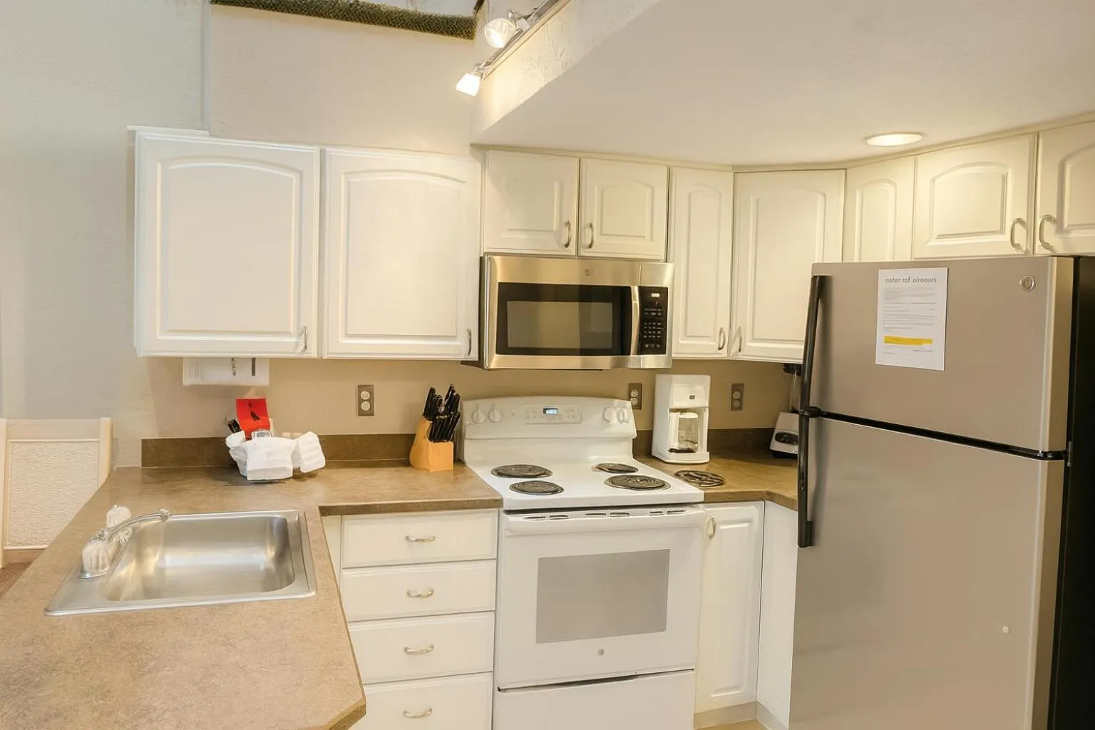 Kitchen or kitchenette in Players Club Resort