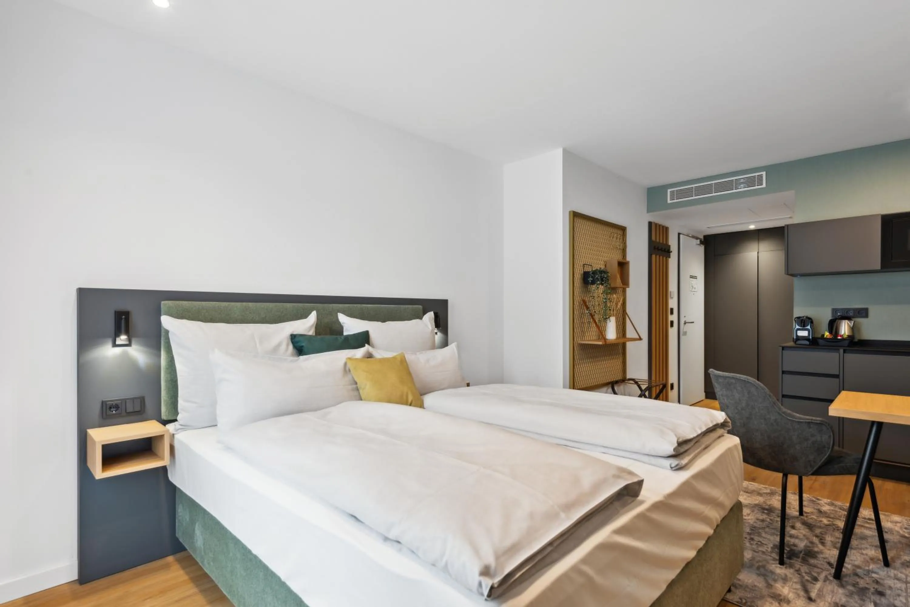 Bed in Nena Apartments München City