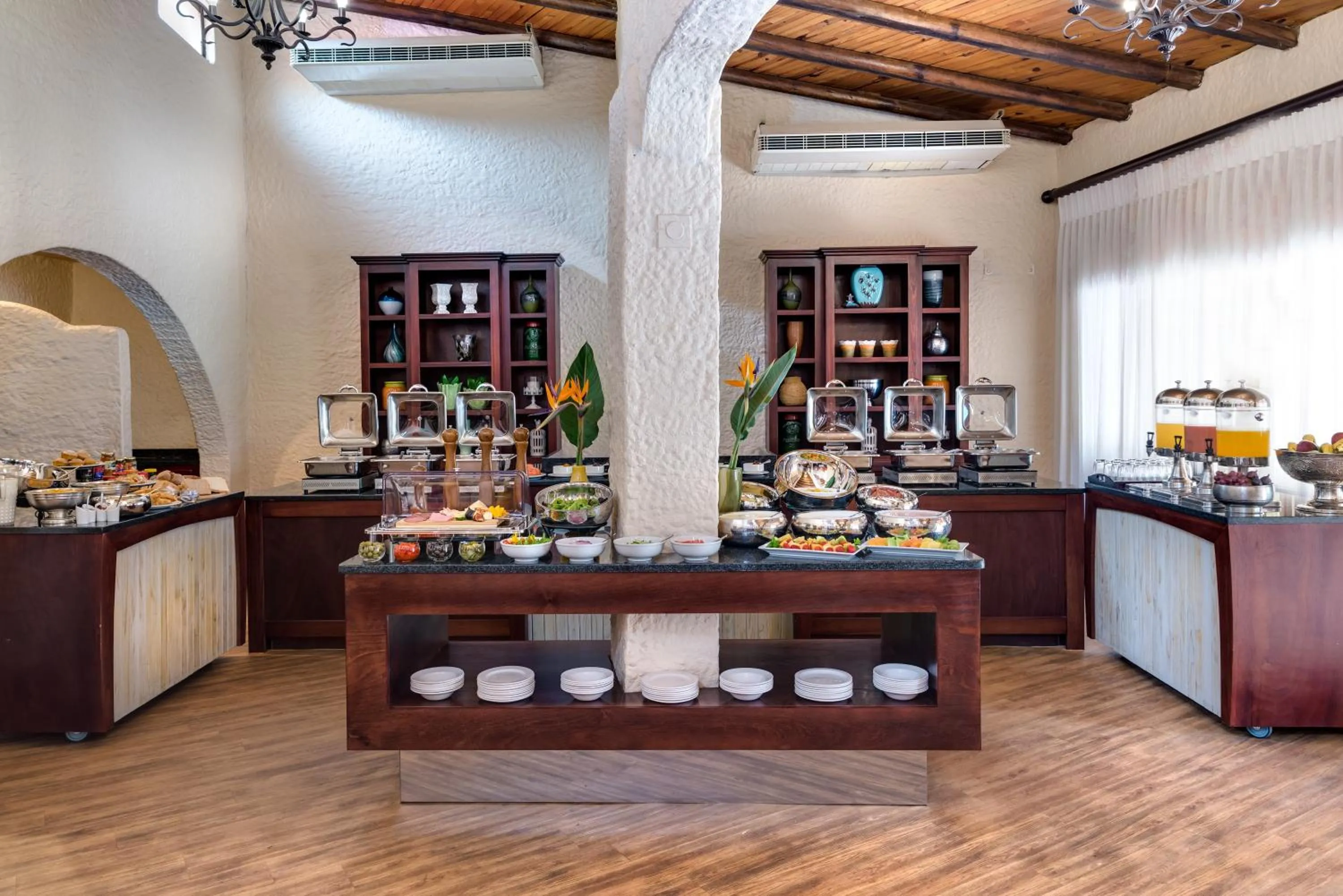 Restaurant/places to eat in Malaga Hotel