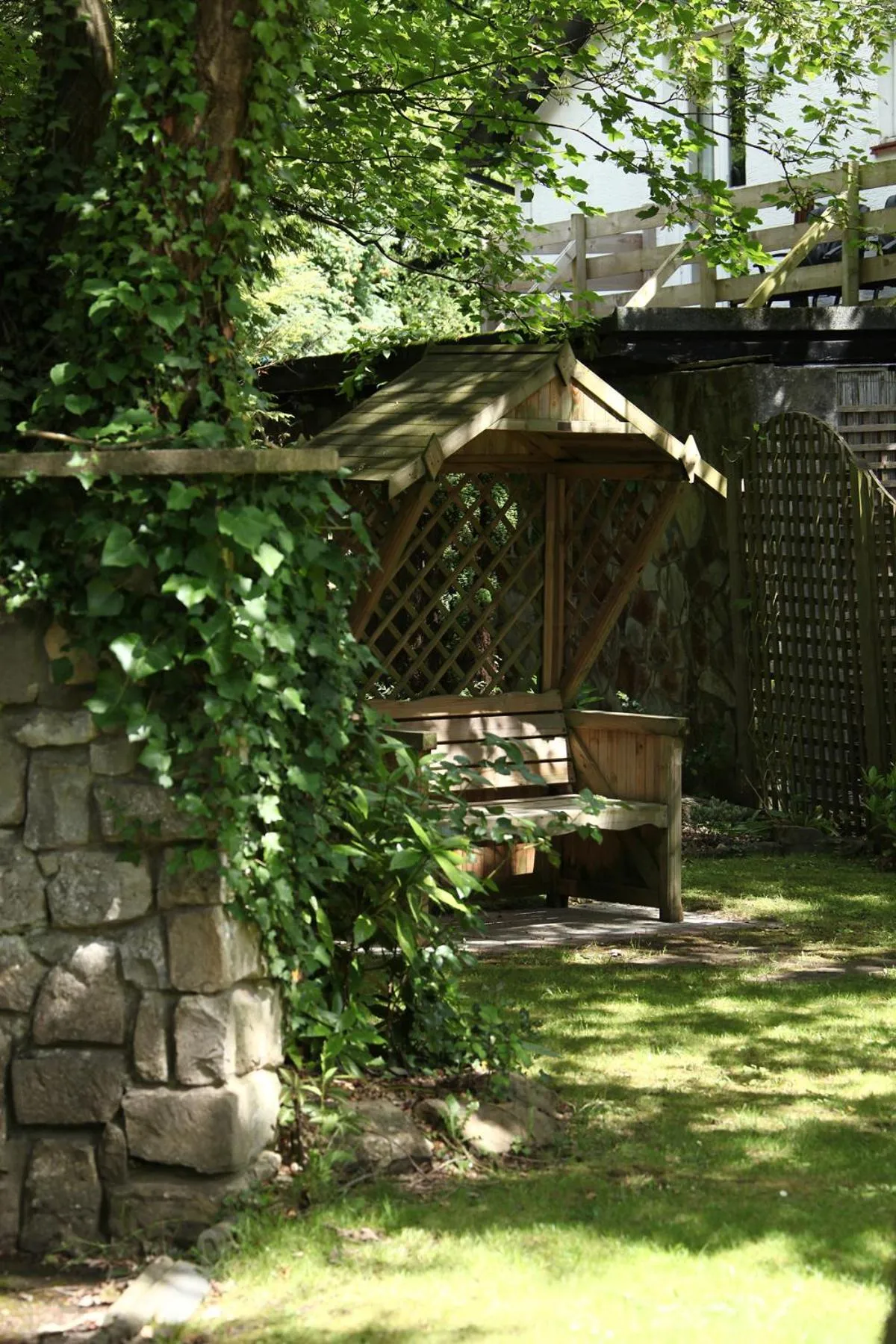 Garden in Best Western Premier Heronston Hotel & Spa