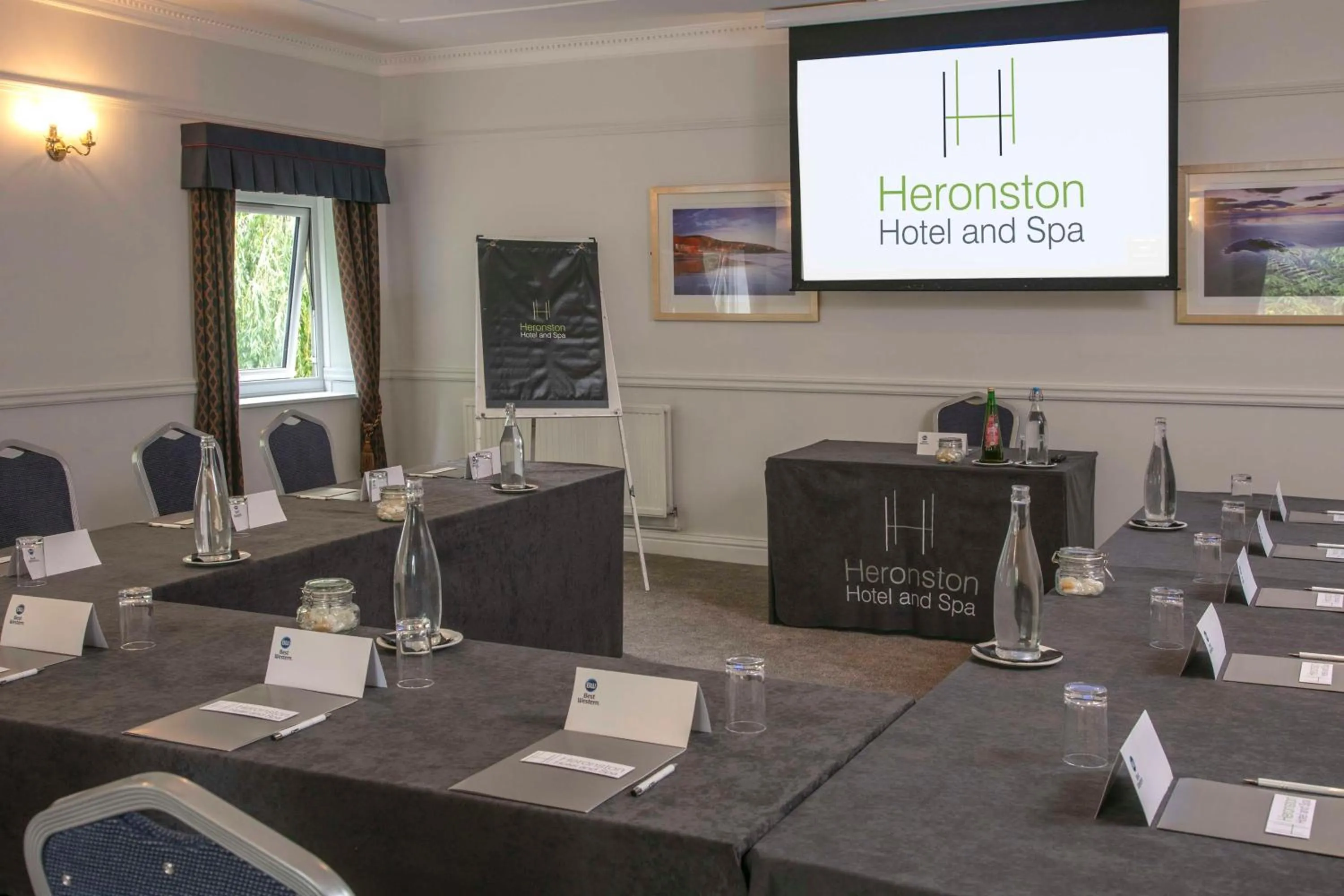 Meeting/conference room in Best Western Premier Heronston Hotel & Spa