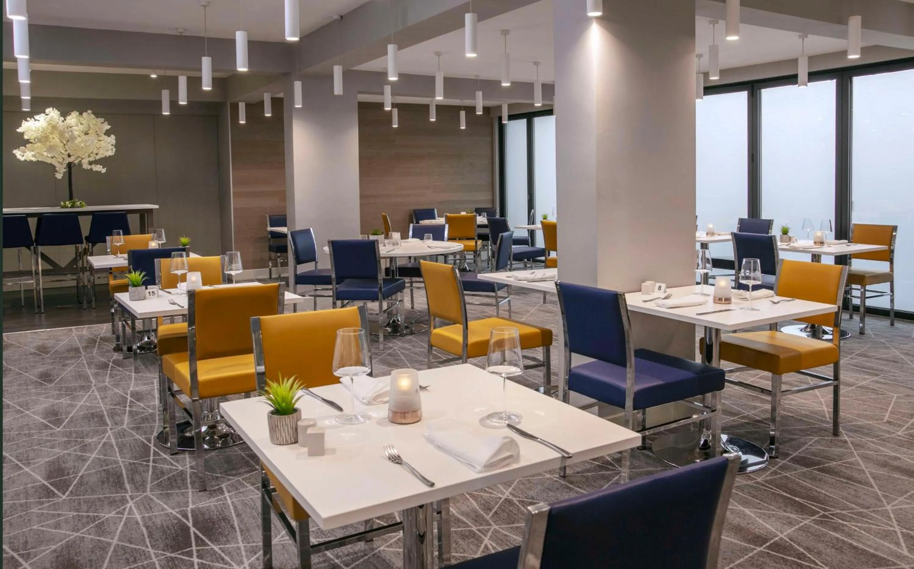 Restaurant/places to eat in Best Western Premier Heronston Hotel & Spa