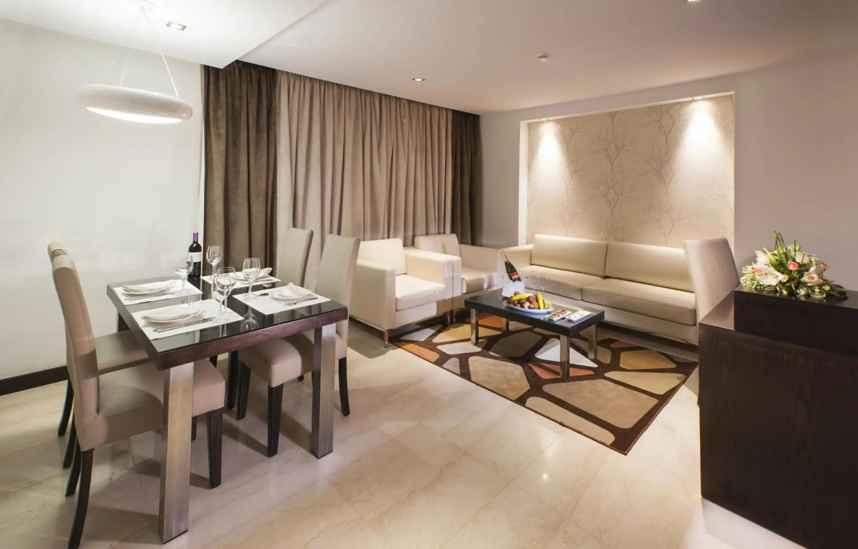 Deluxe Suite in Samarons Hotels Deluxe Suite in Samarons Hotels