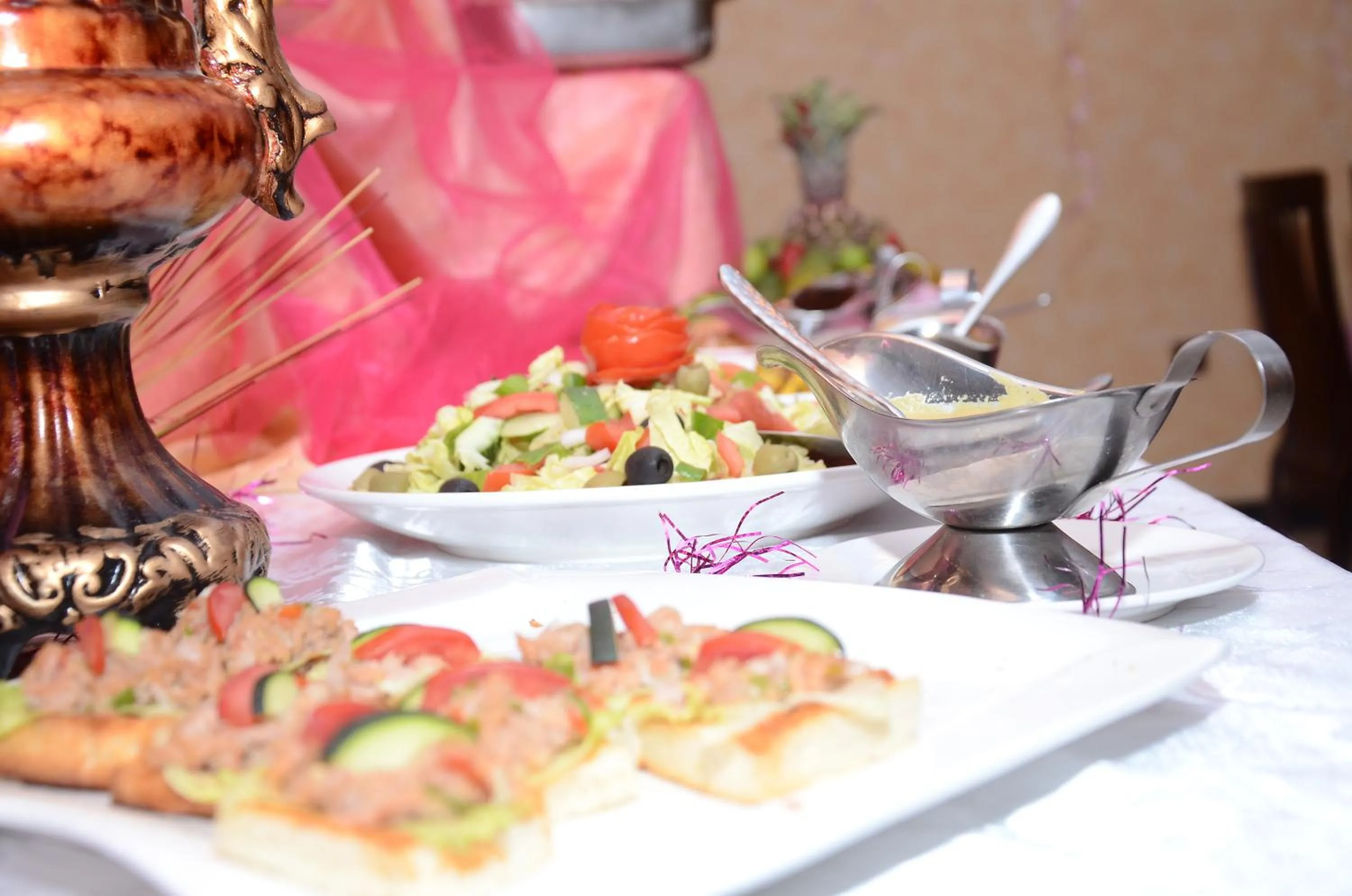 Restaurant/places to eat in Trinity Hotel