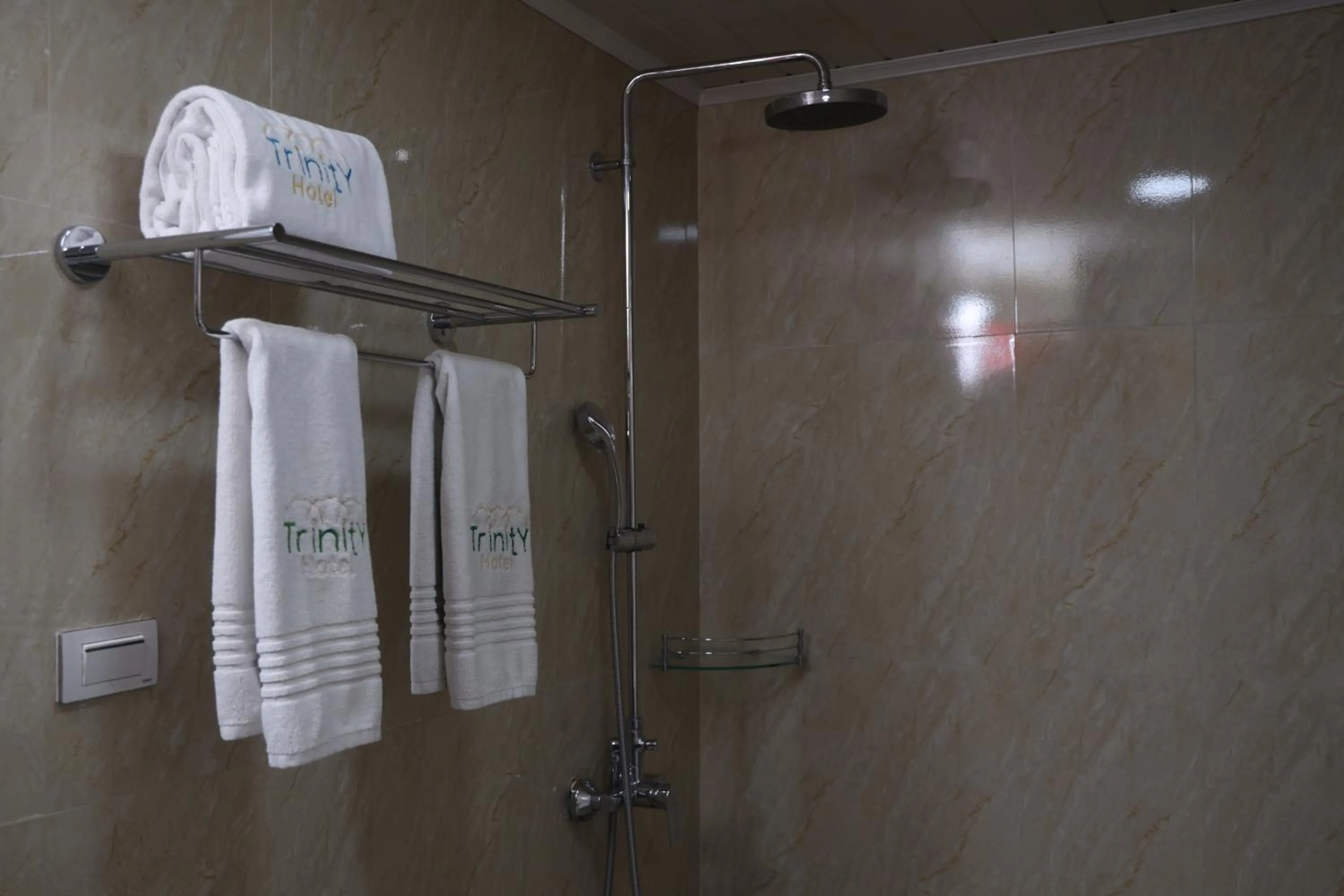 Shower in Trinity Hotel
