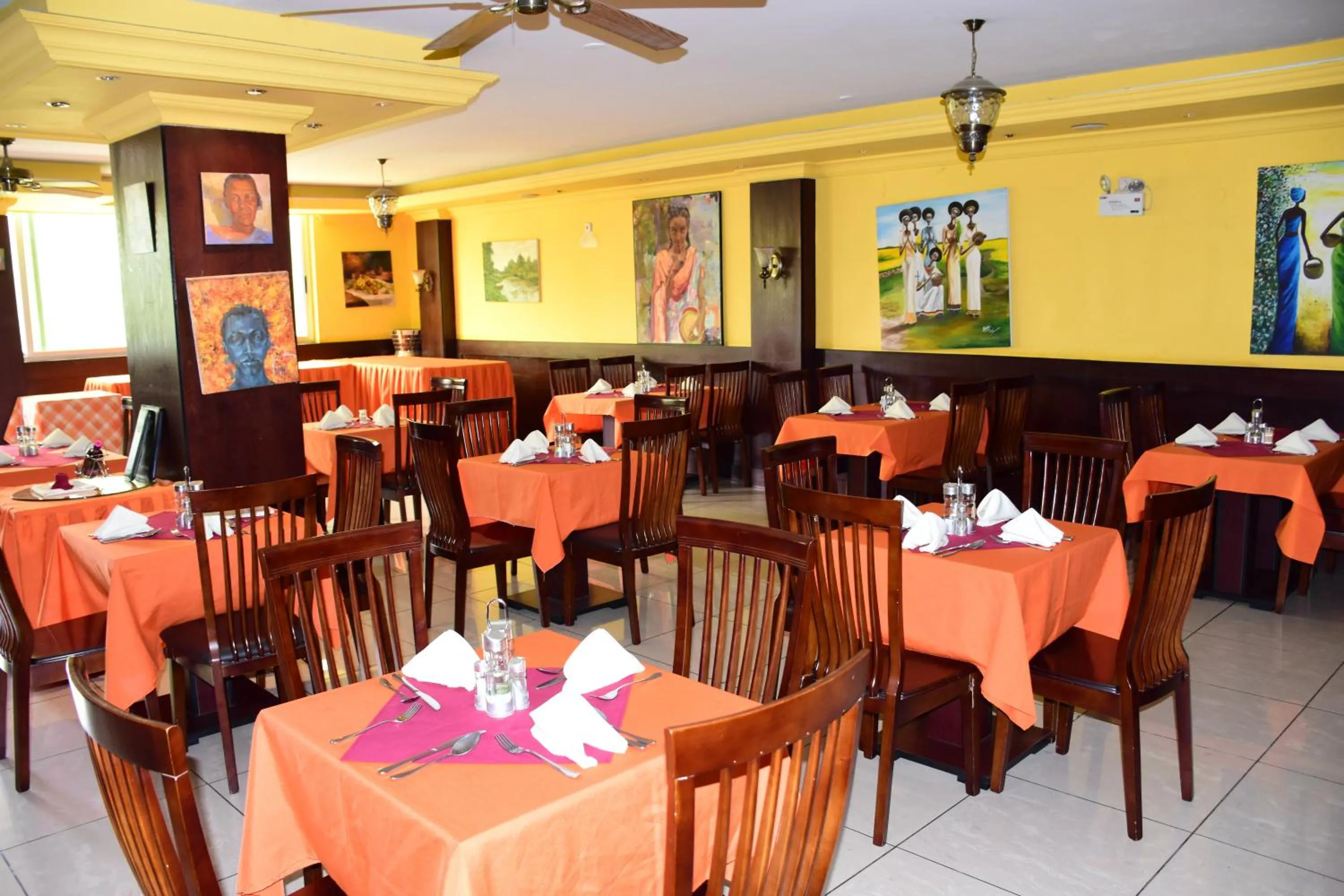 Restaurant/places to eat in Trinity Hotel