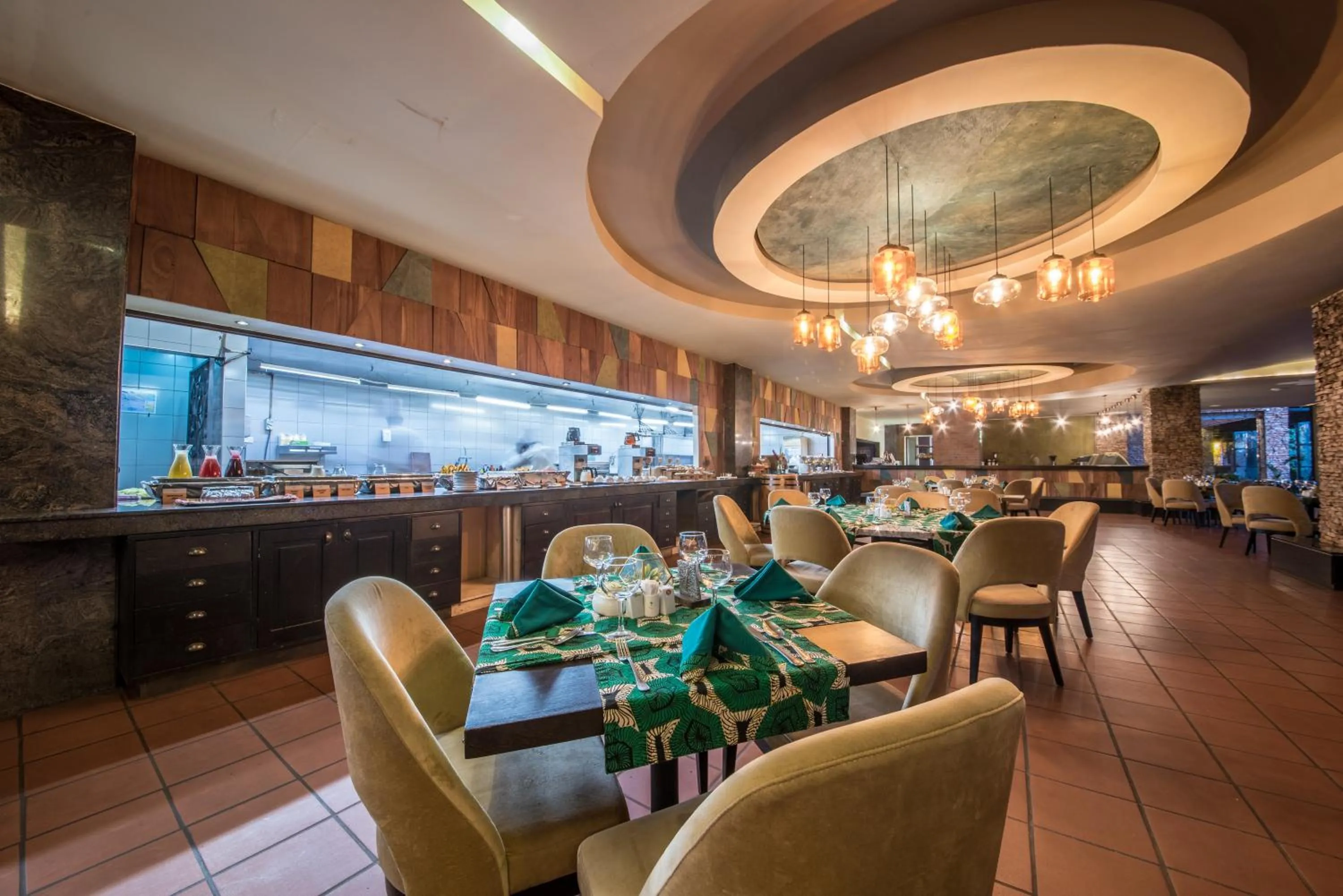 Restaurant/places to eat in Kabira Country Club