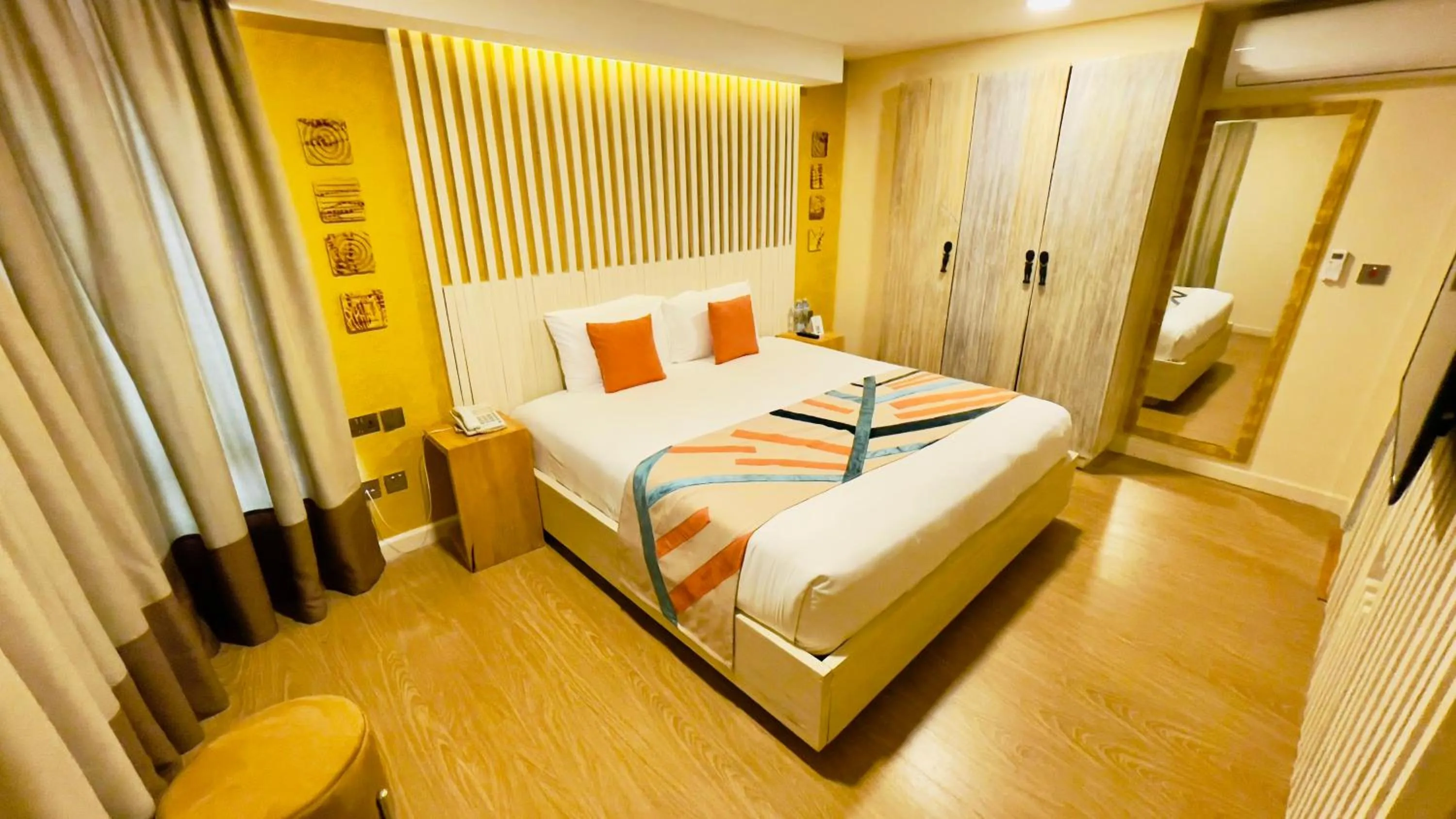 Bedroom, Bed in Kabira Country Club