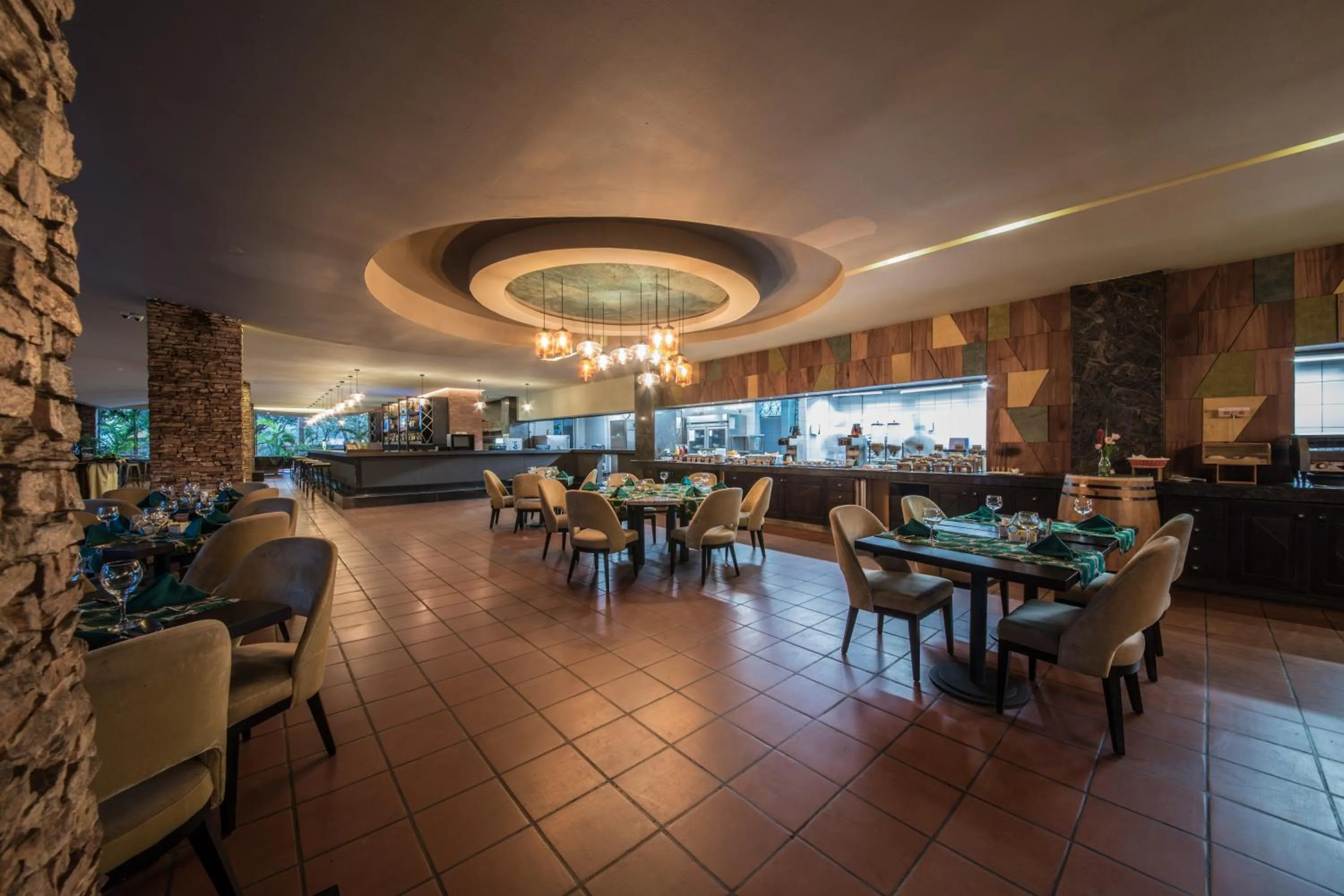 Restaurant/places to eat in Kabira Country Club