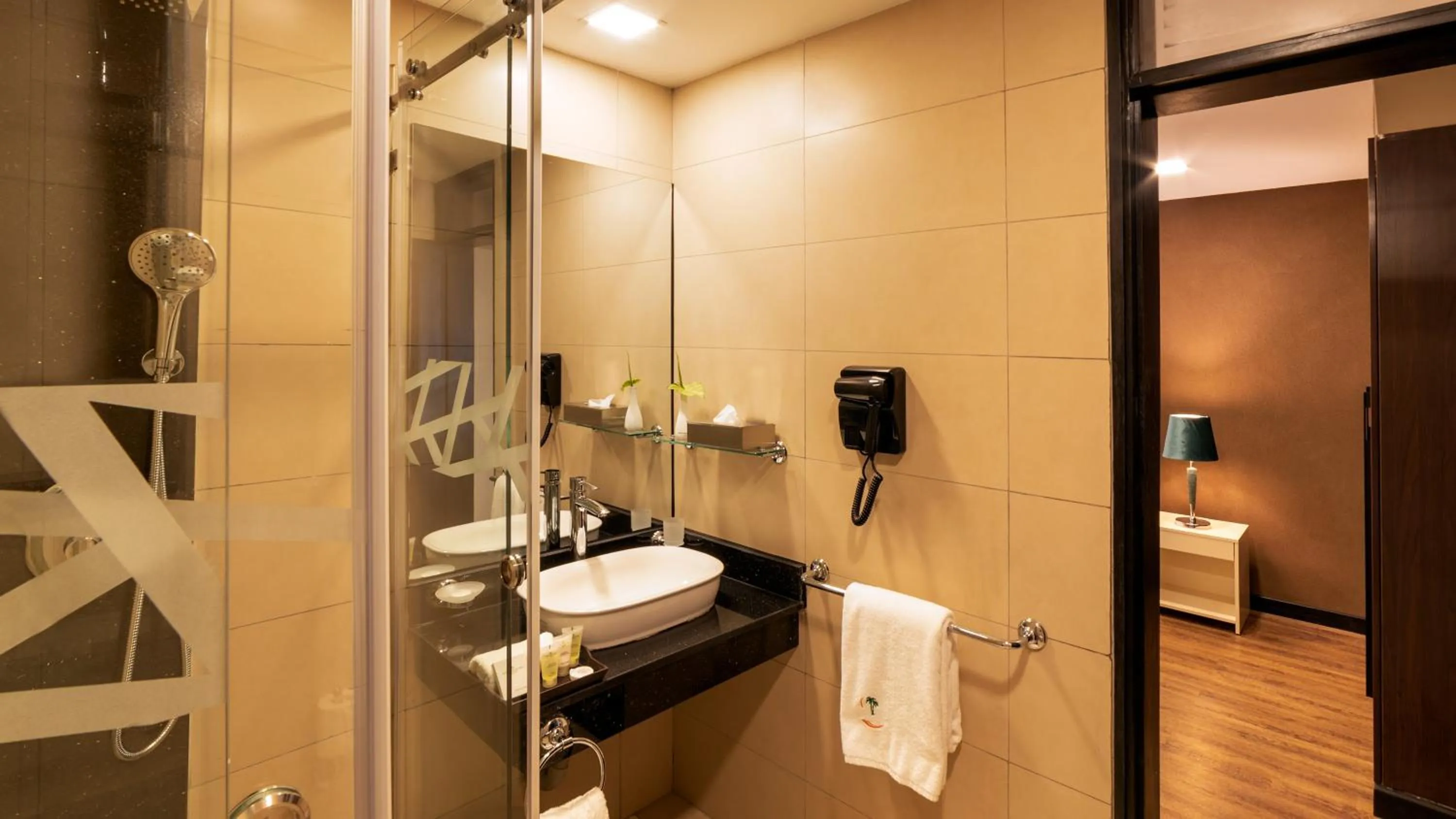 Toilet in Kabira Country Club