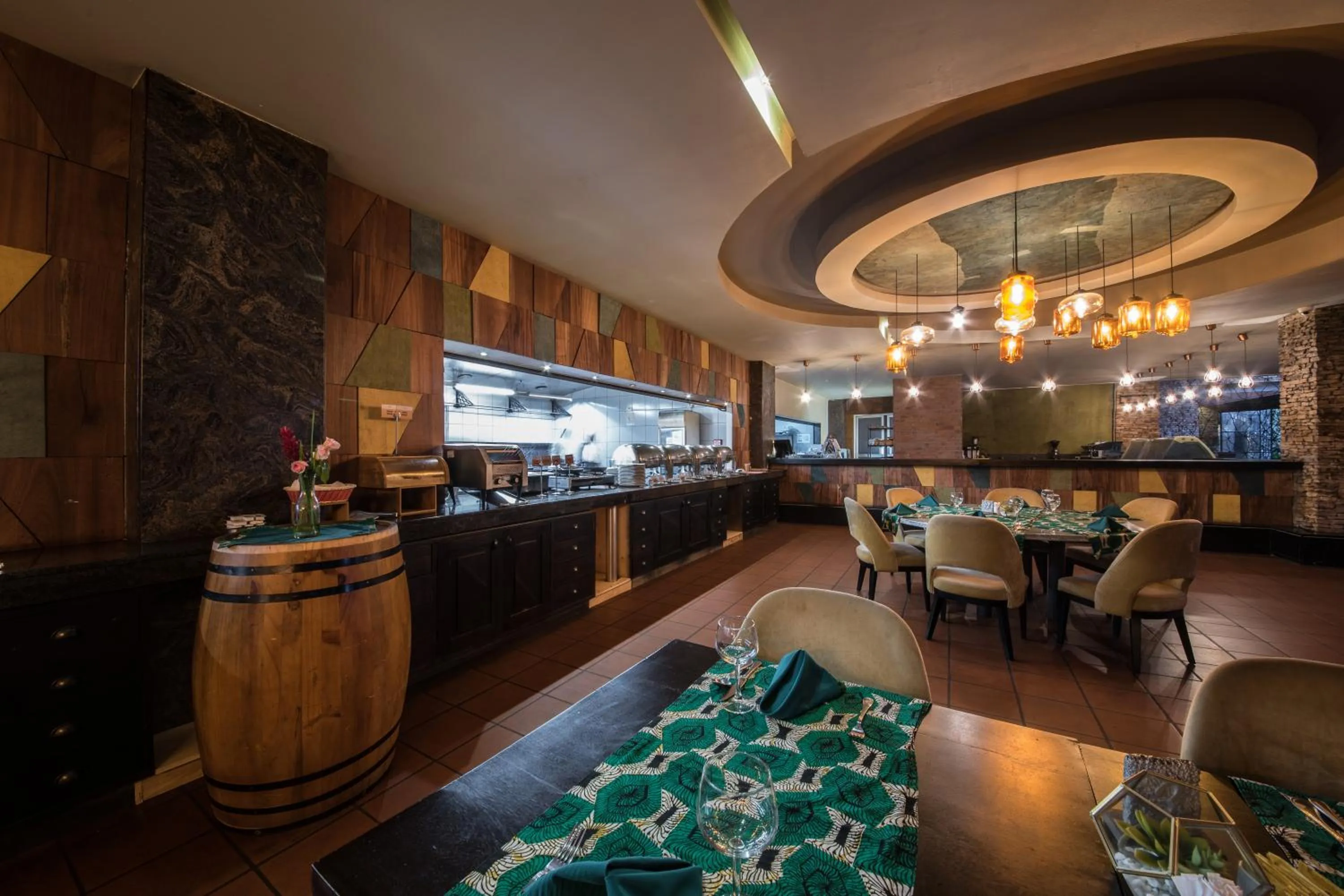 Restaurant/places to eat in Kabira Country Club