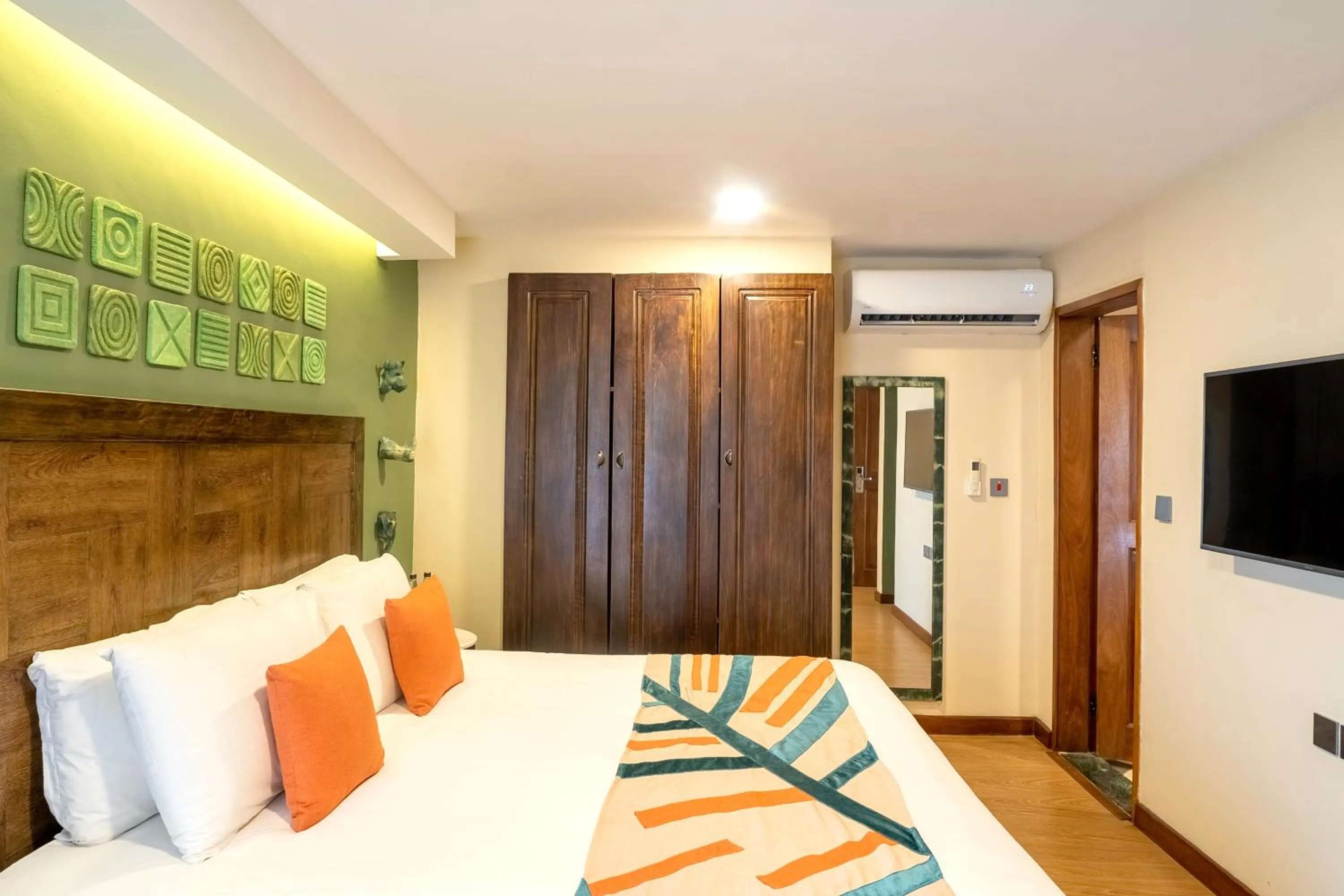 Bedroom, Bed in Kabira Country Club
