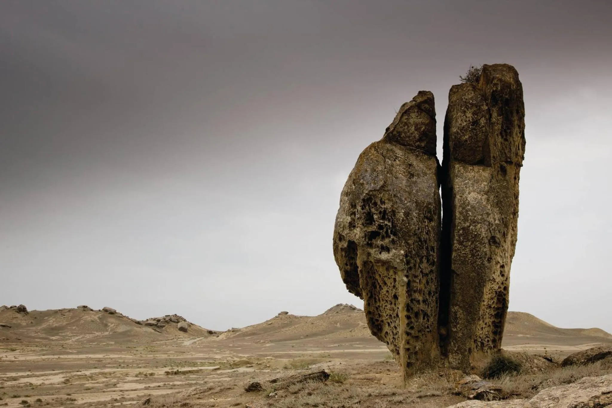 Nearby landmark in R Studios Old Baku
