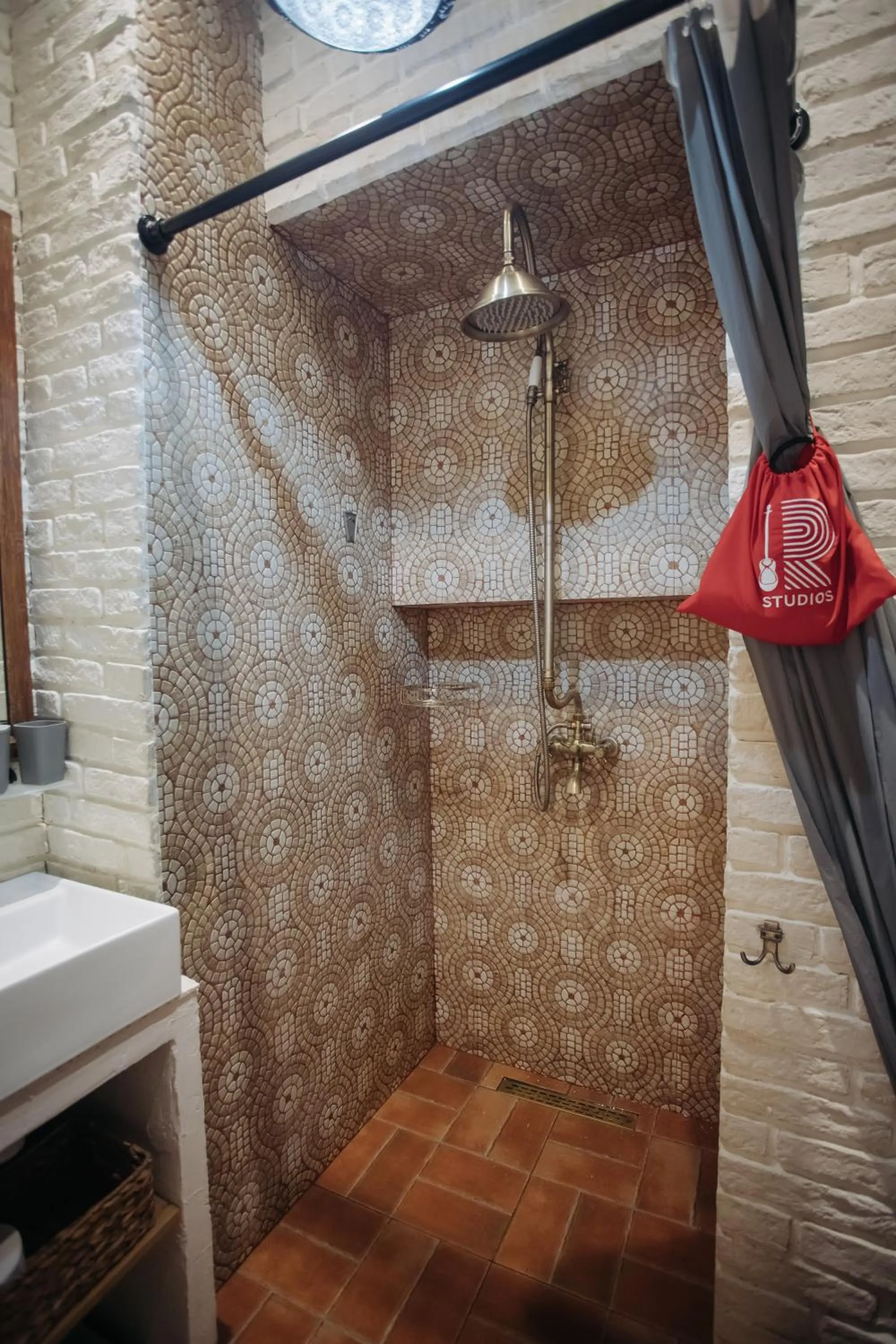Shower in R Studios Old Baku
