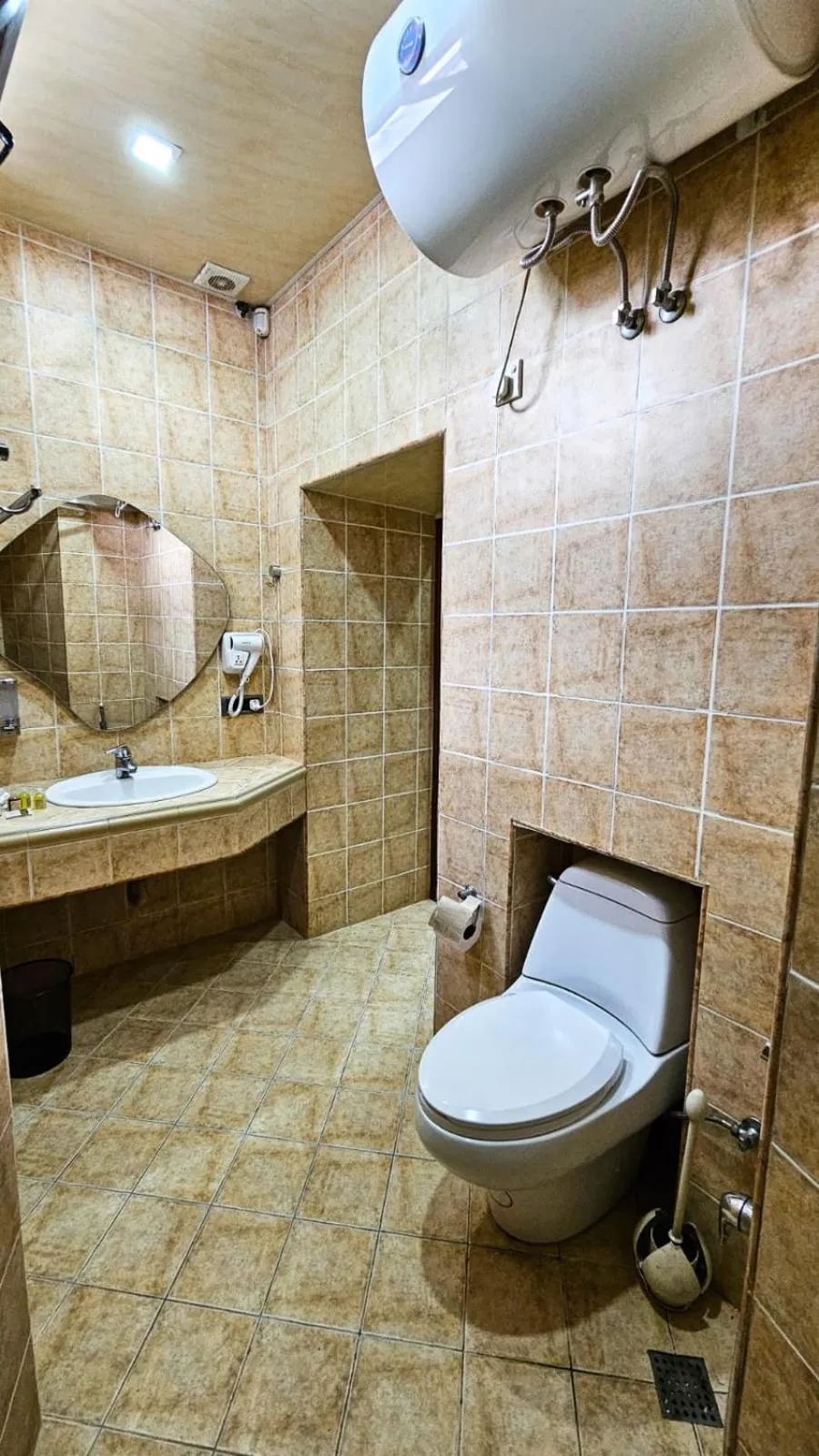 Shower in R Studios Old Baku