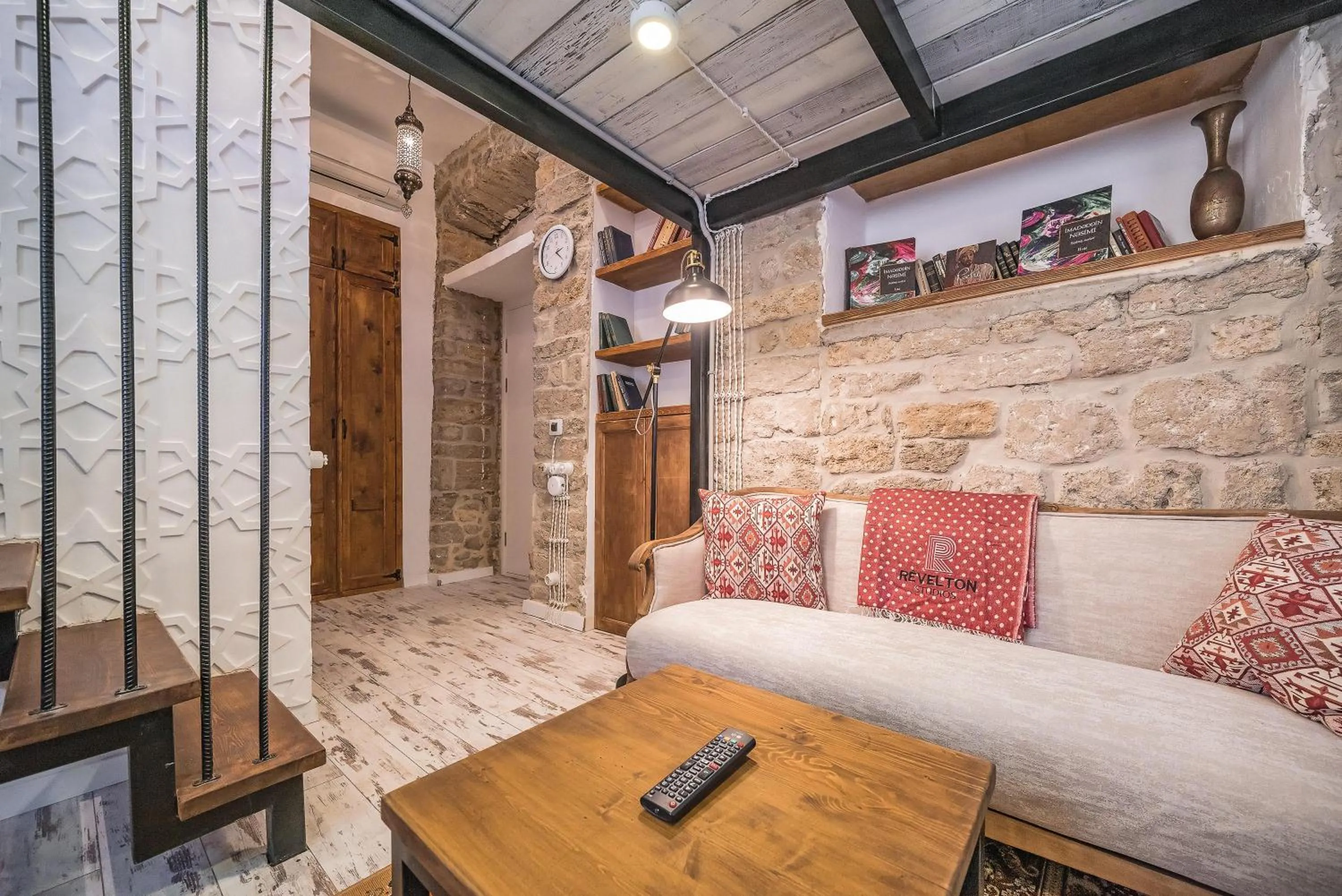 internet in R Studios Old Baku