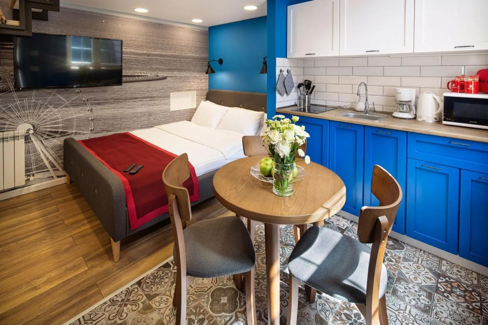 Photo of the whole room in R Studios Old Baku