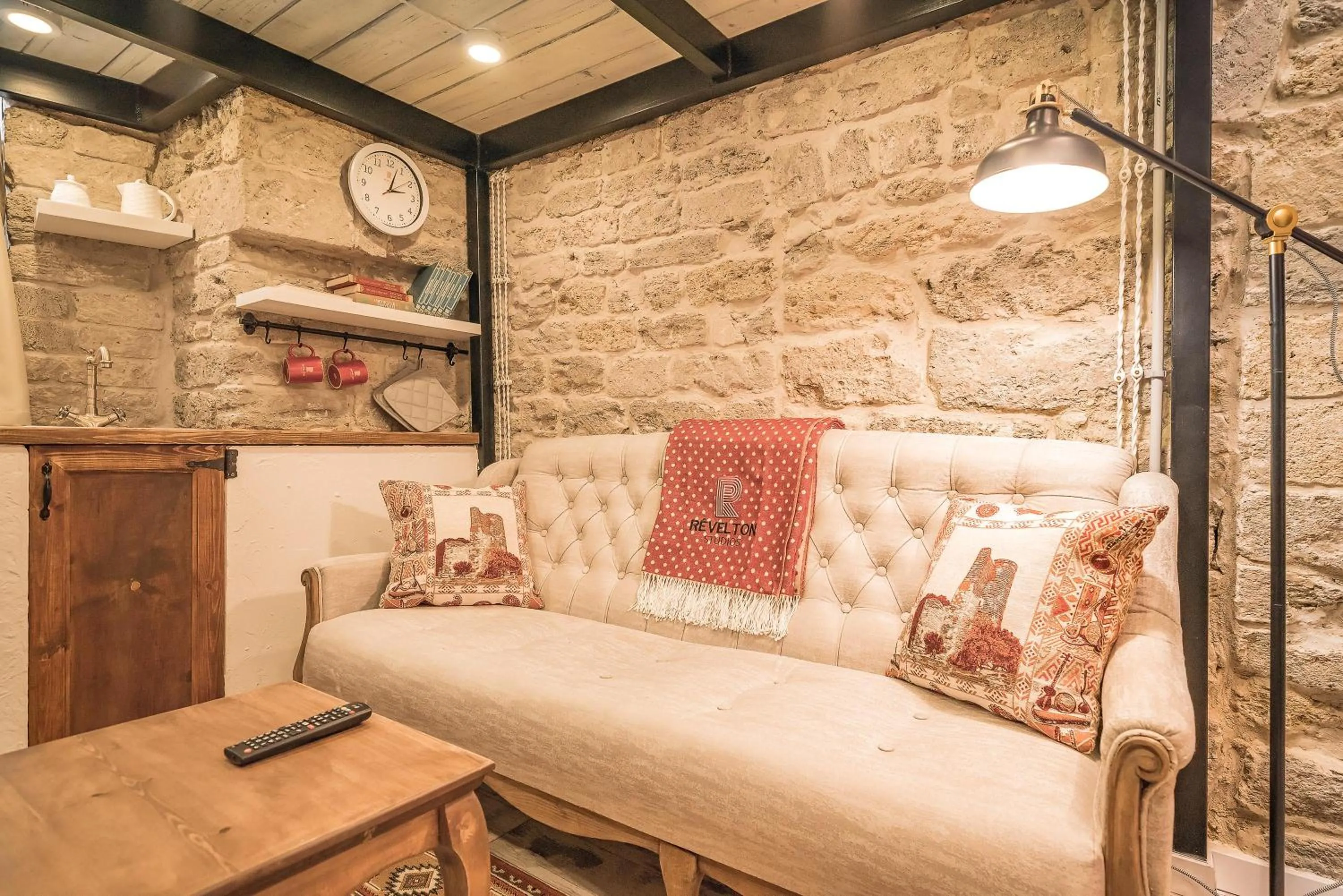 Photo of the whole room in R Studios Old Baku