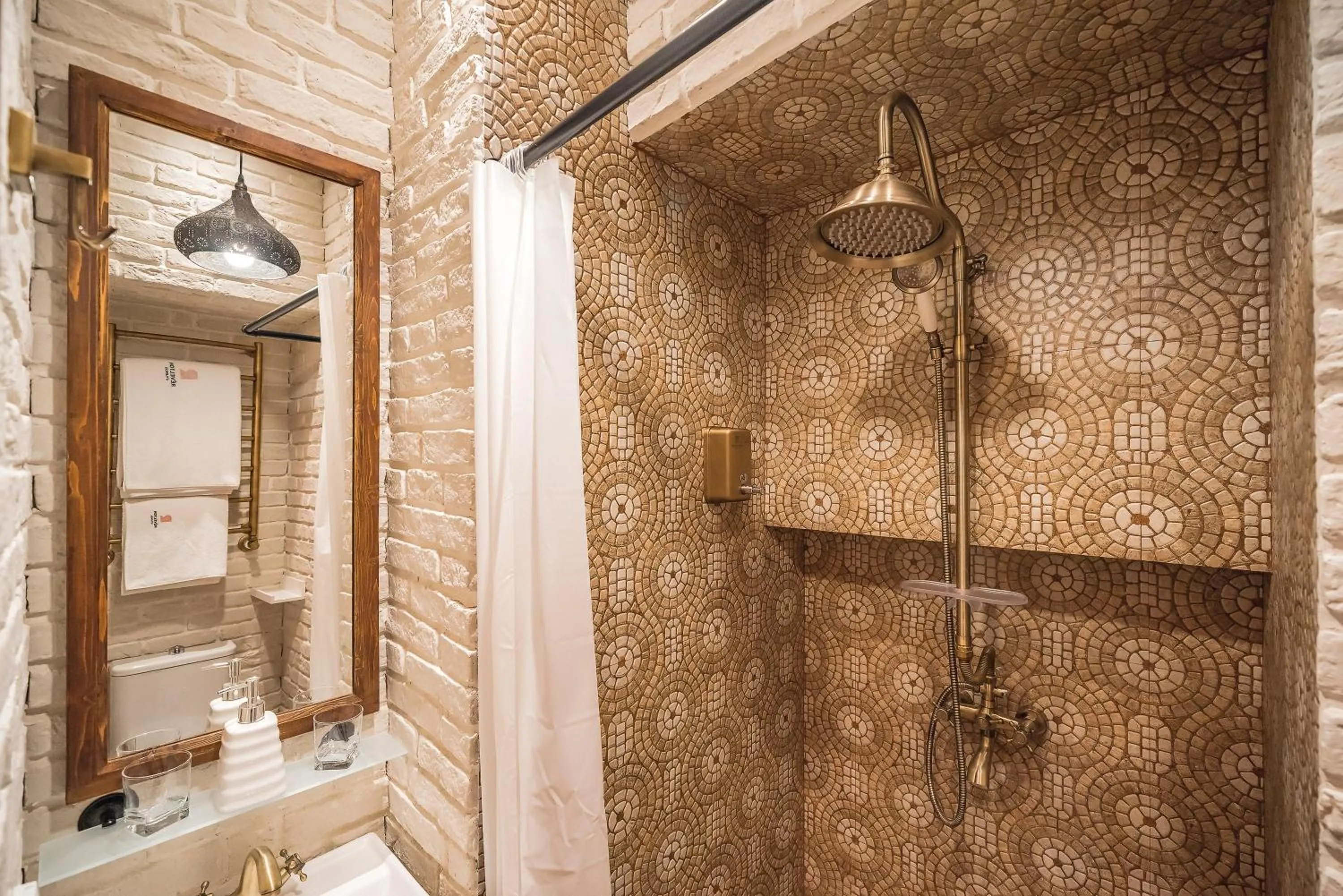 Shower in R Studios Old Baku