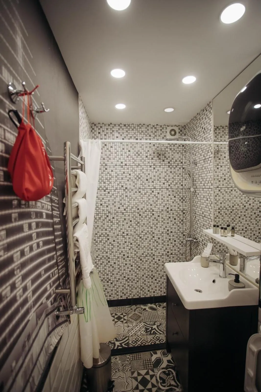 Shower in R Studios Old Baku