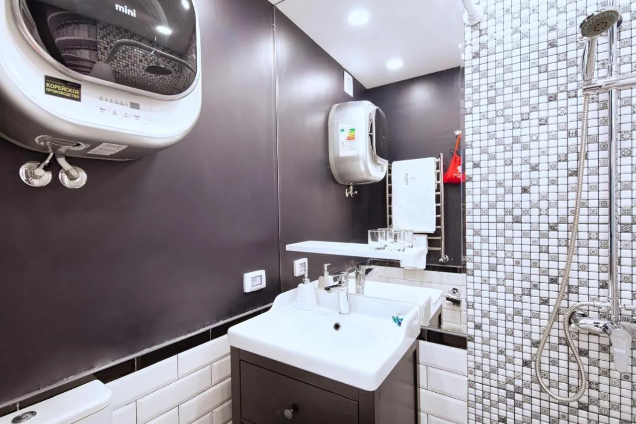 Shower in R Studios Old Baku