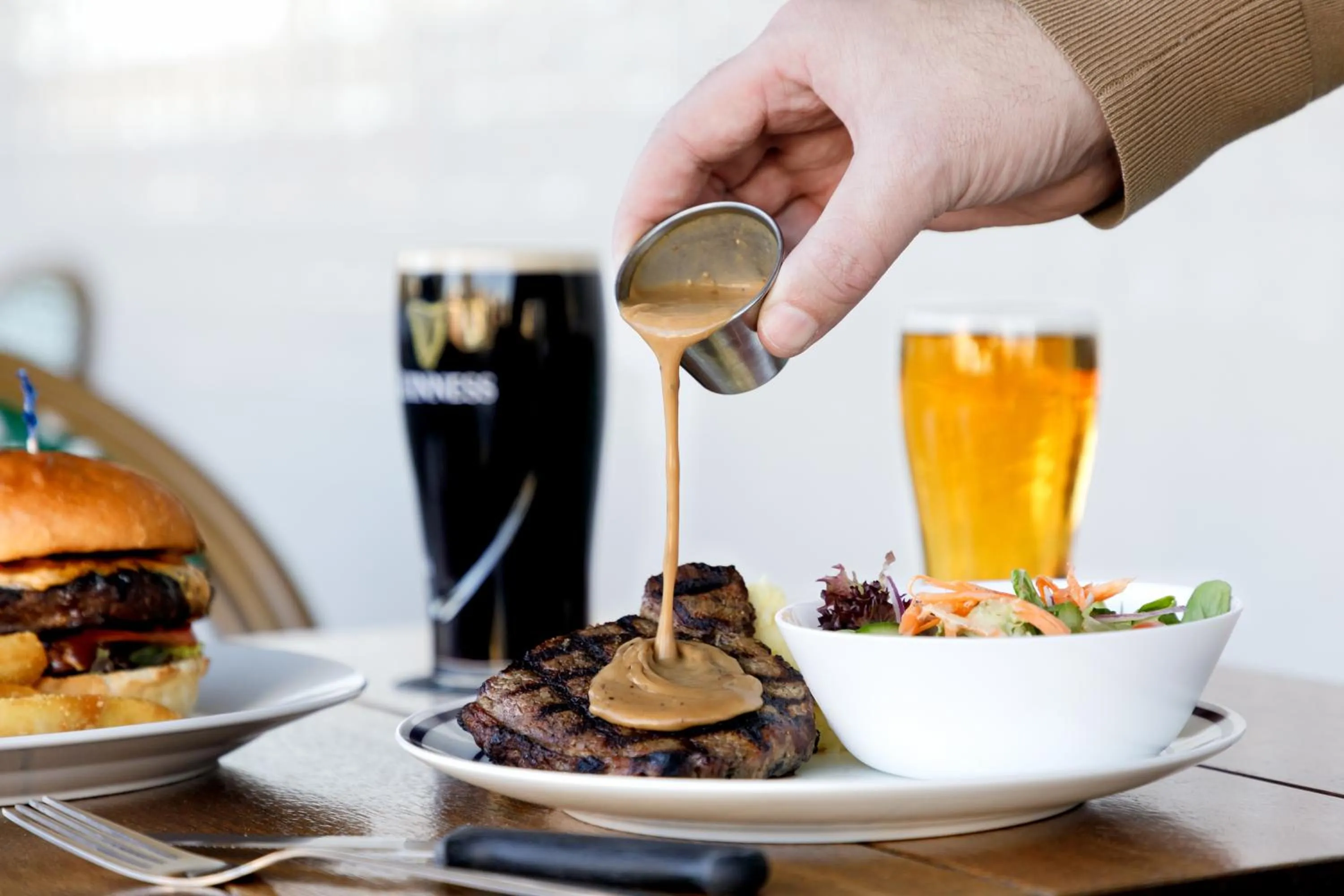 Restaurant/places to eat in Mortdale Hotel