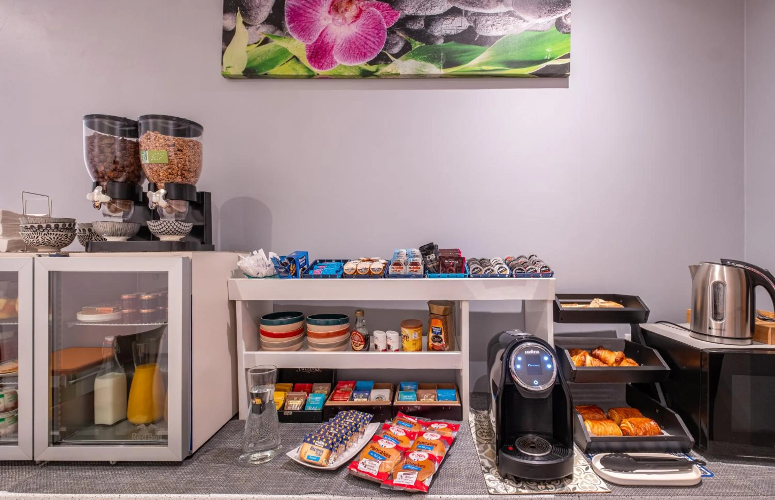 Breakfast in Hotel la Perle Montparnasse