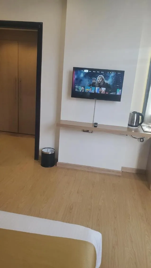 TV and multimedia in Aldar Hotel