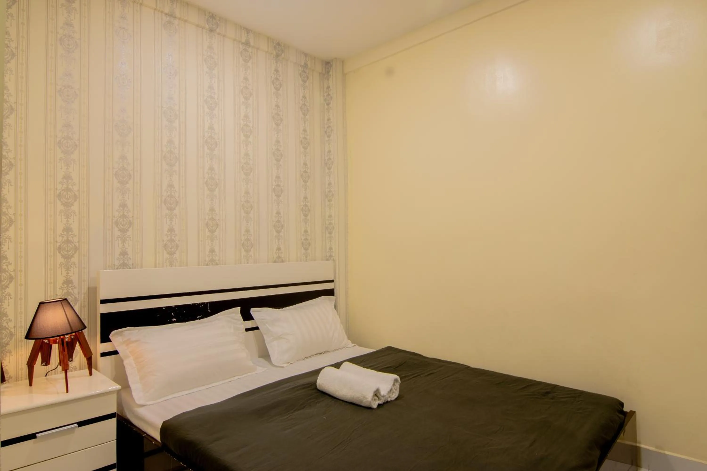 Bed in Local Home Pham Ngu Lao