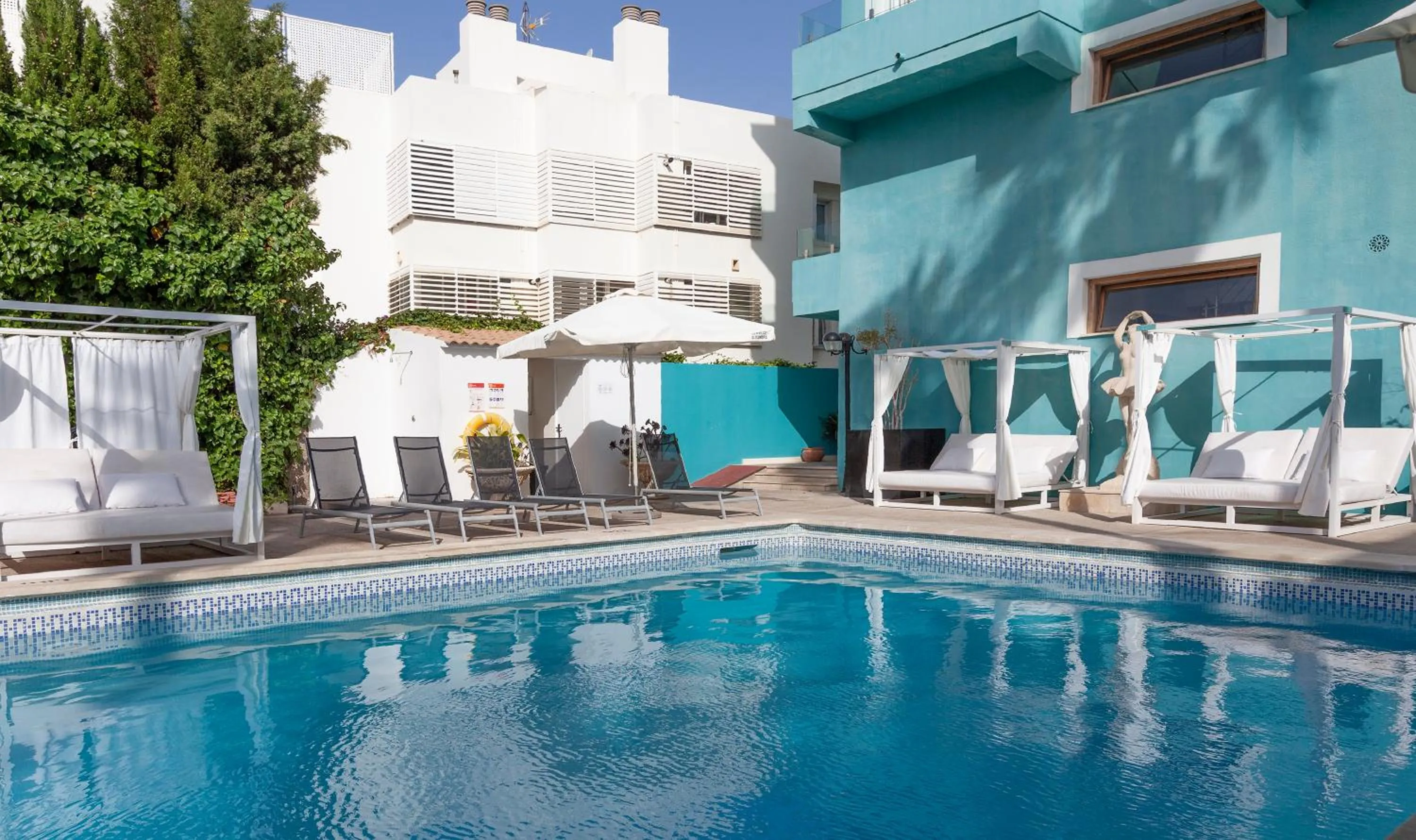 Swimming pool in Portofino Mallorca