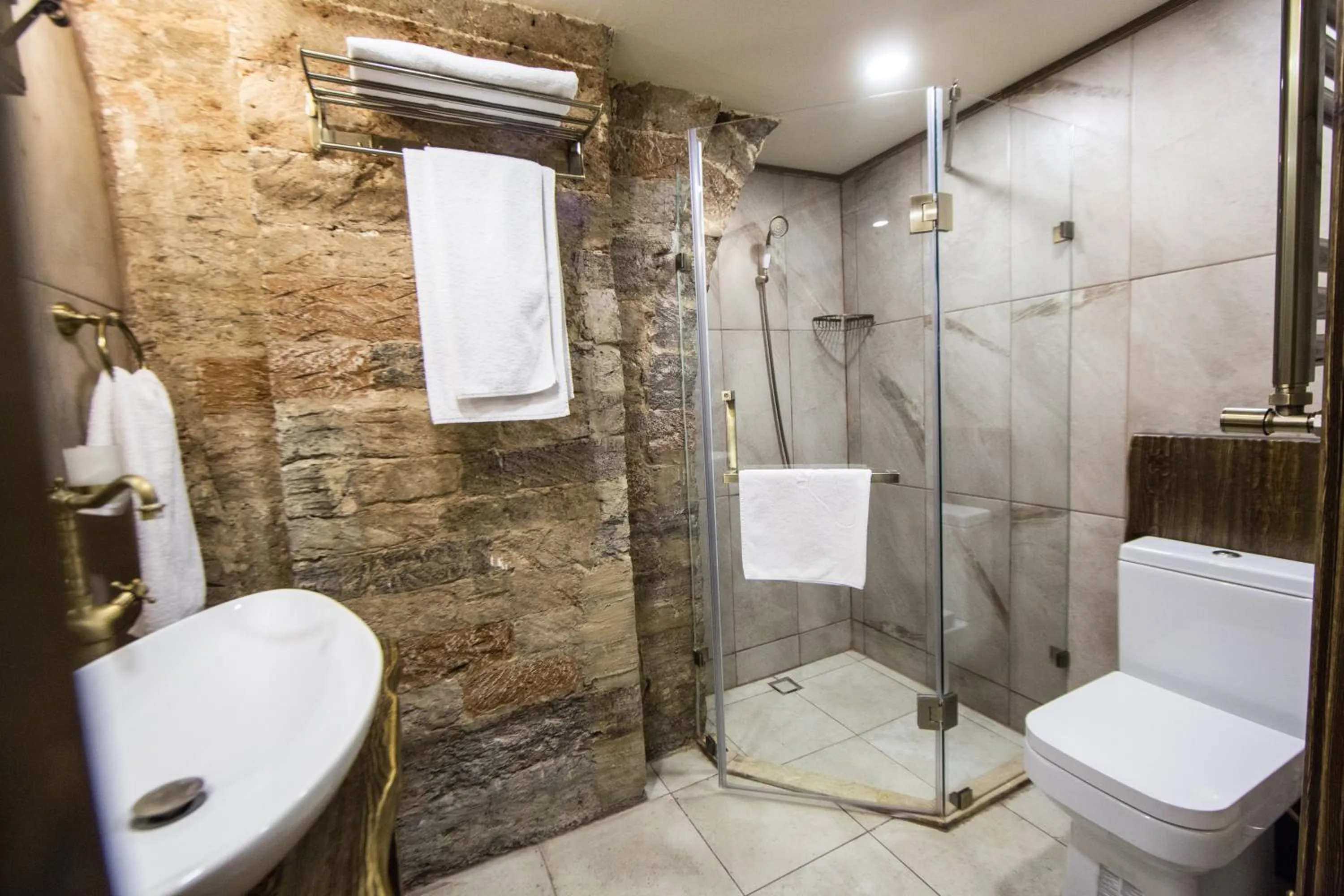 Shower in Passage Modern Hotel