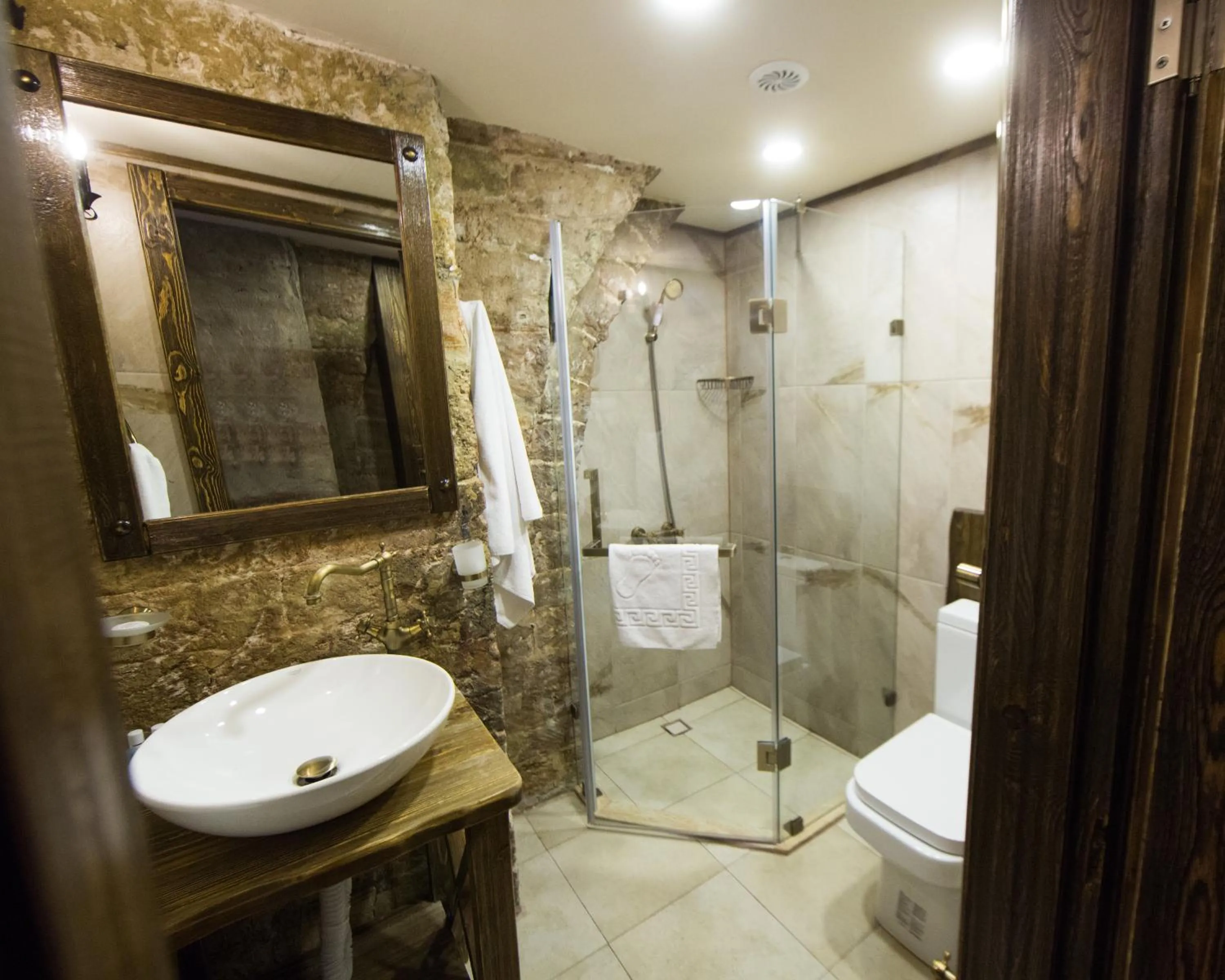 Shower in Passage Modern Hotel