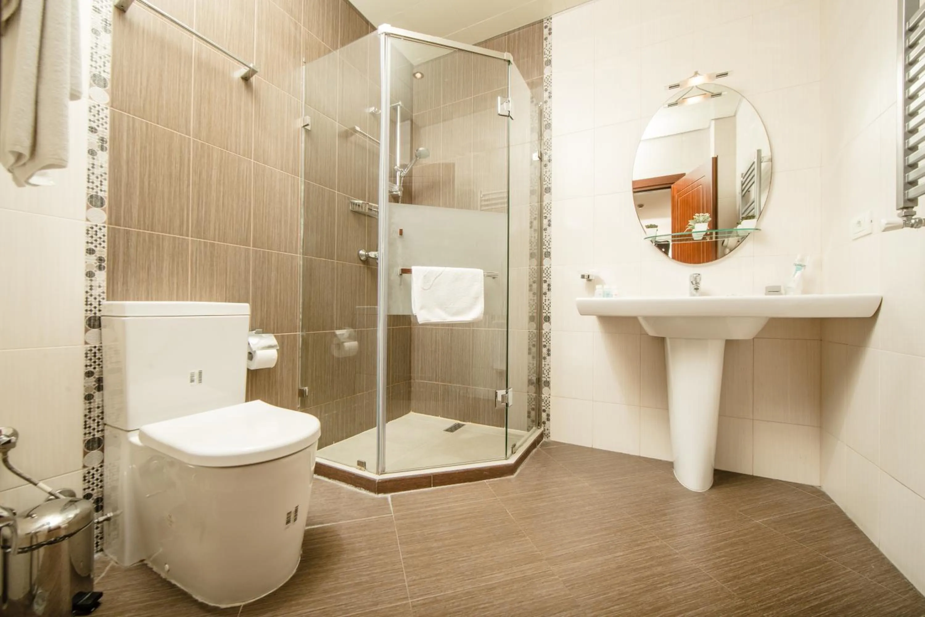 Shower in Passage Modern Hotel