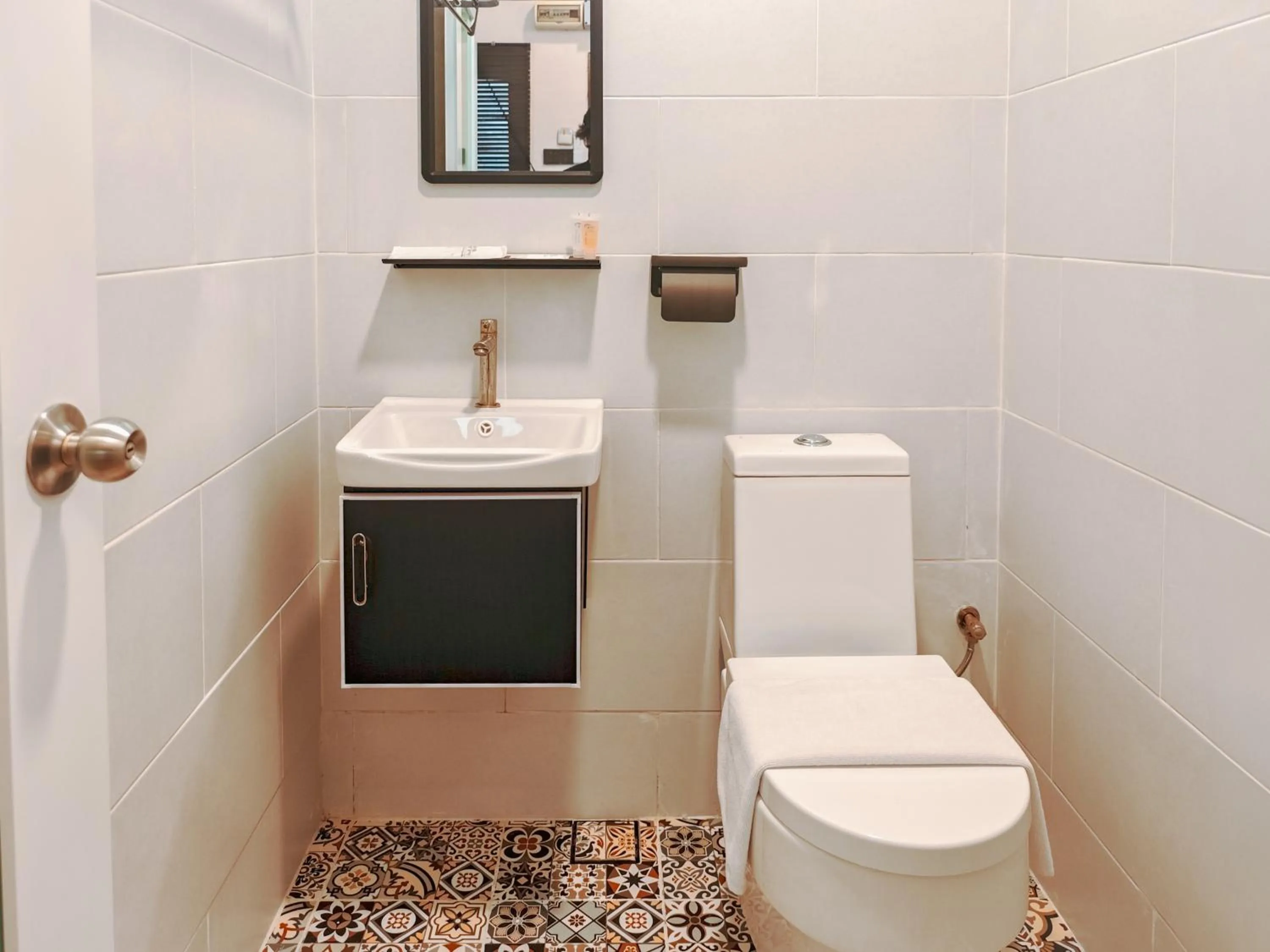 Shower in Mulyo Hotel