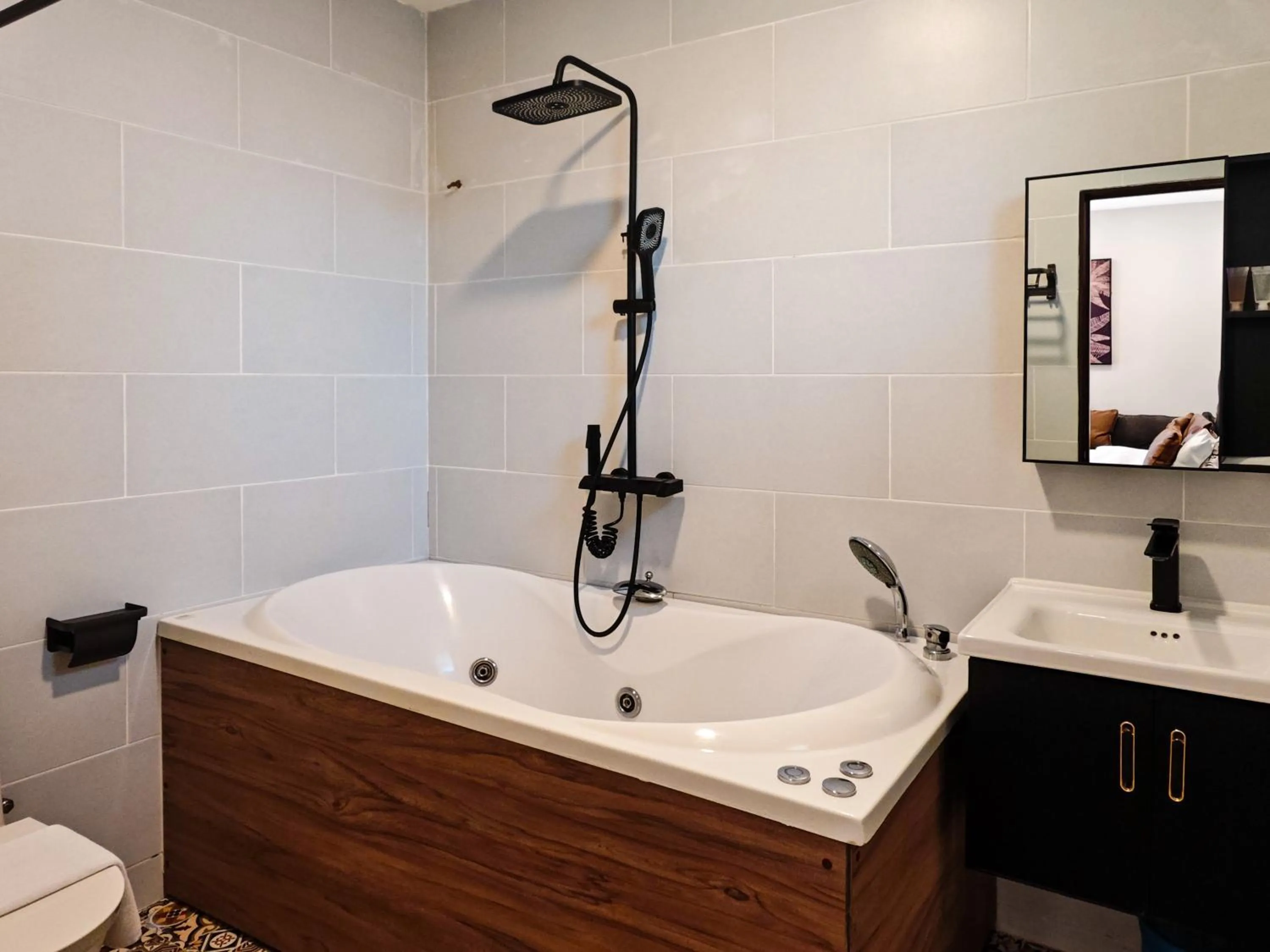 Shower in Mulyo Hotel