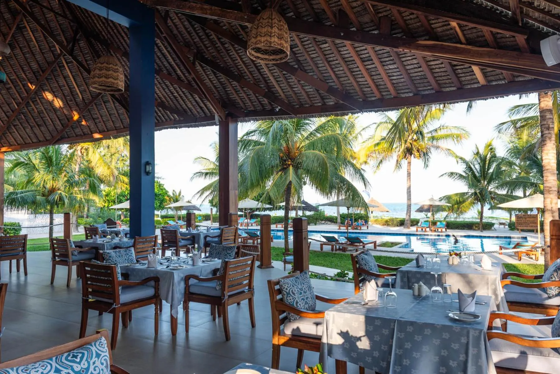 Restaurant/places to eat in Kisiwa on the Beach