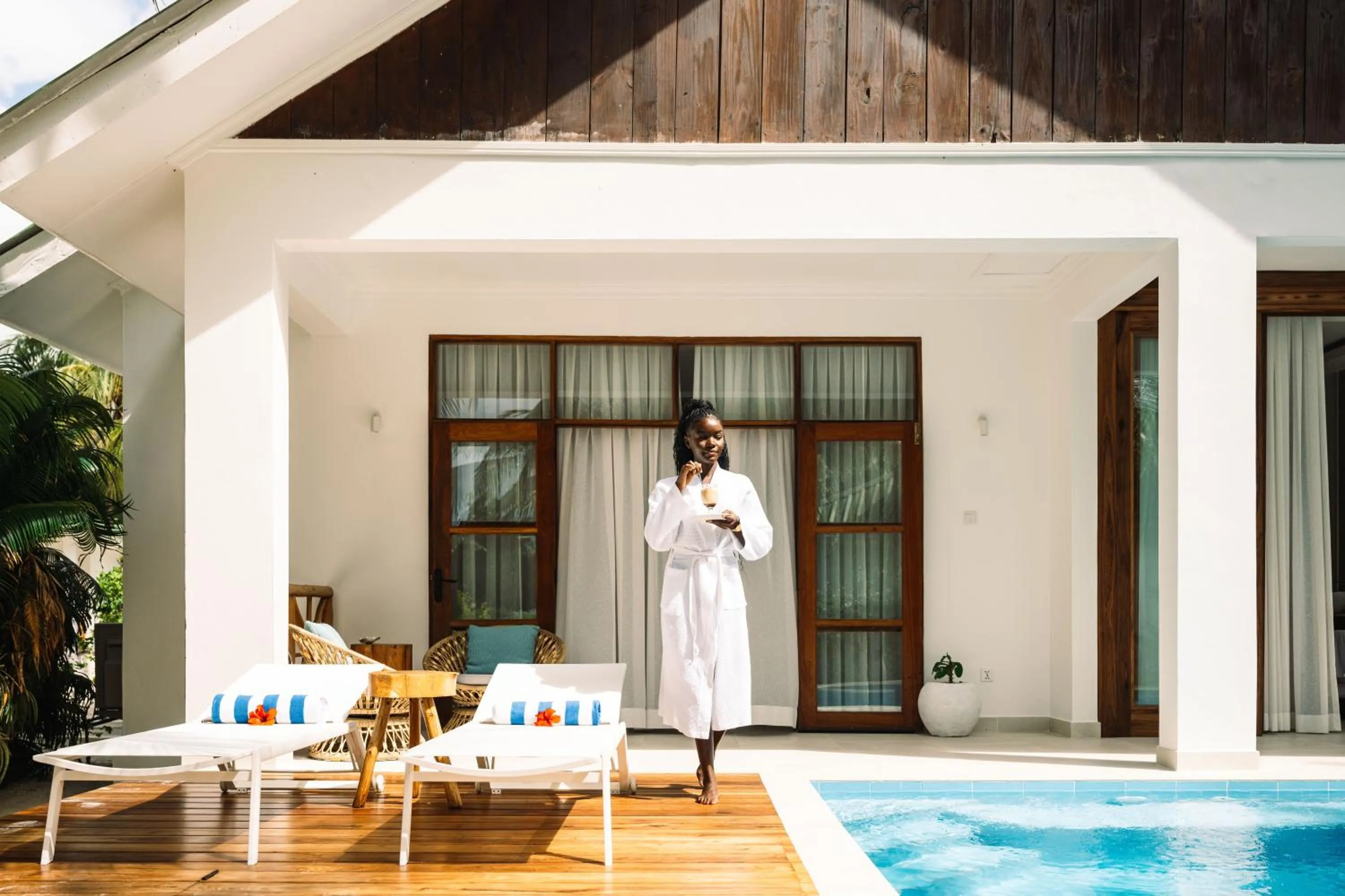 Guests in Kisiwa on the Beach