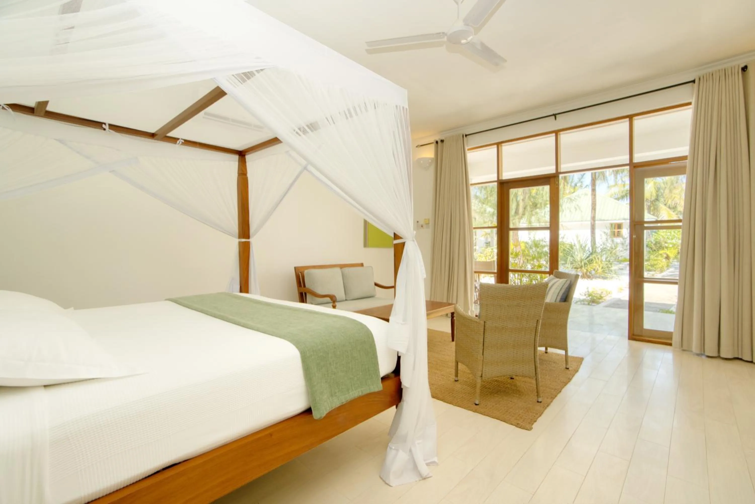 Bedroom, Bed in Kisiwa on the Beach