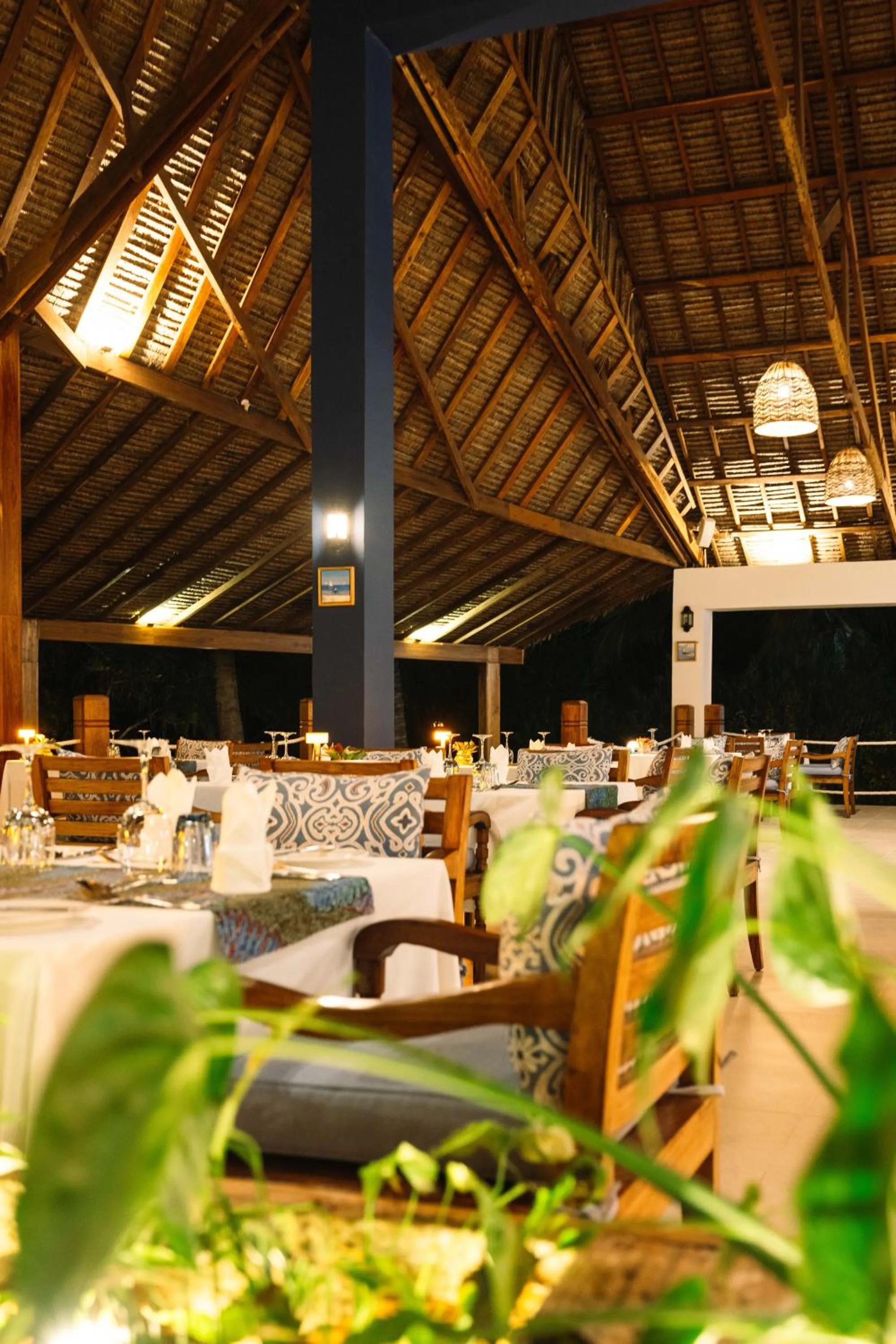 Restaurant/places to eat in Kisiwa on the Beach