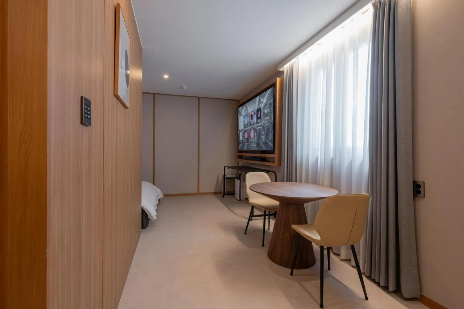 TV and multimedia in H-avenue Hotel Munhyeon
