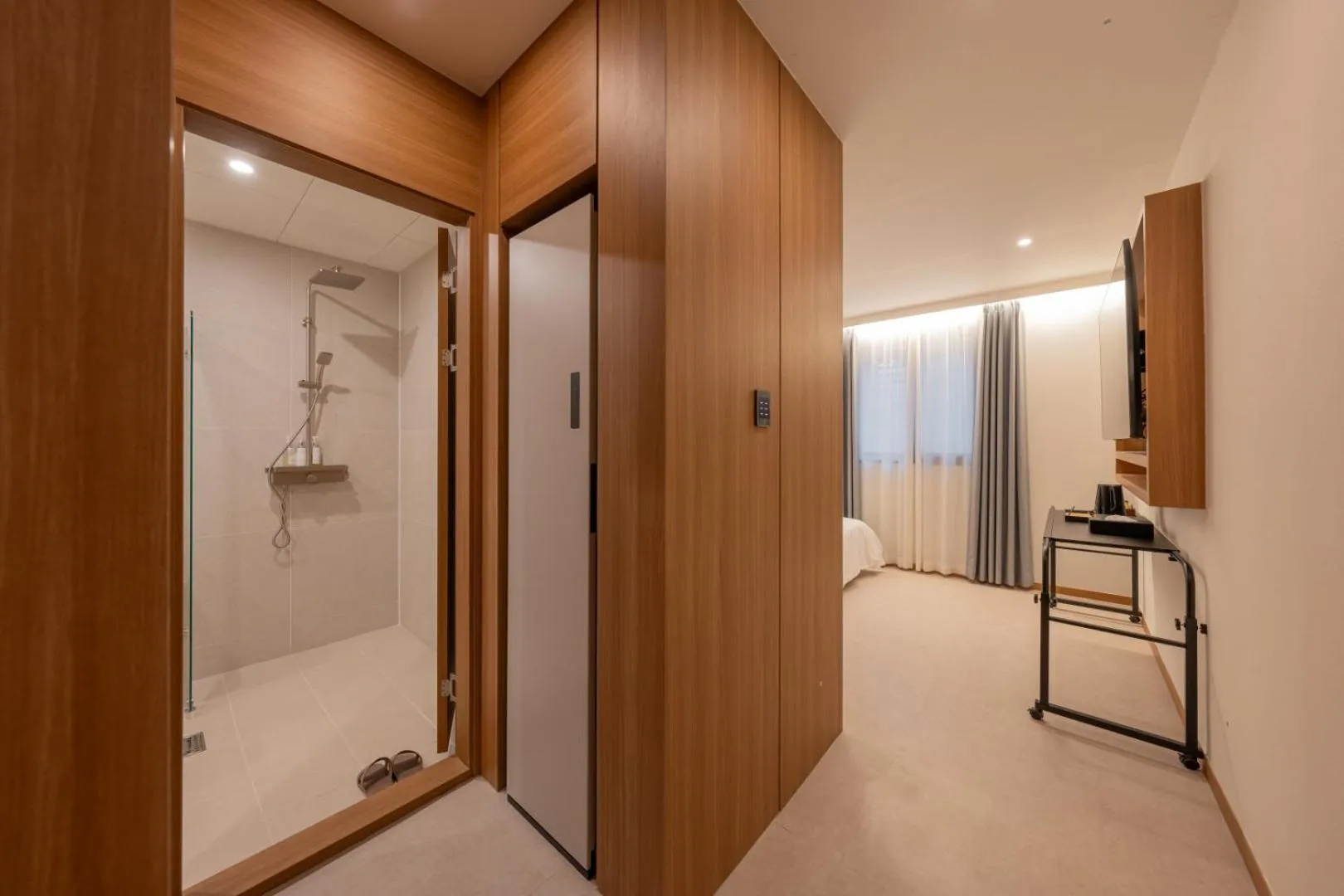 Shower in H-avenue Hotel Munhyeon