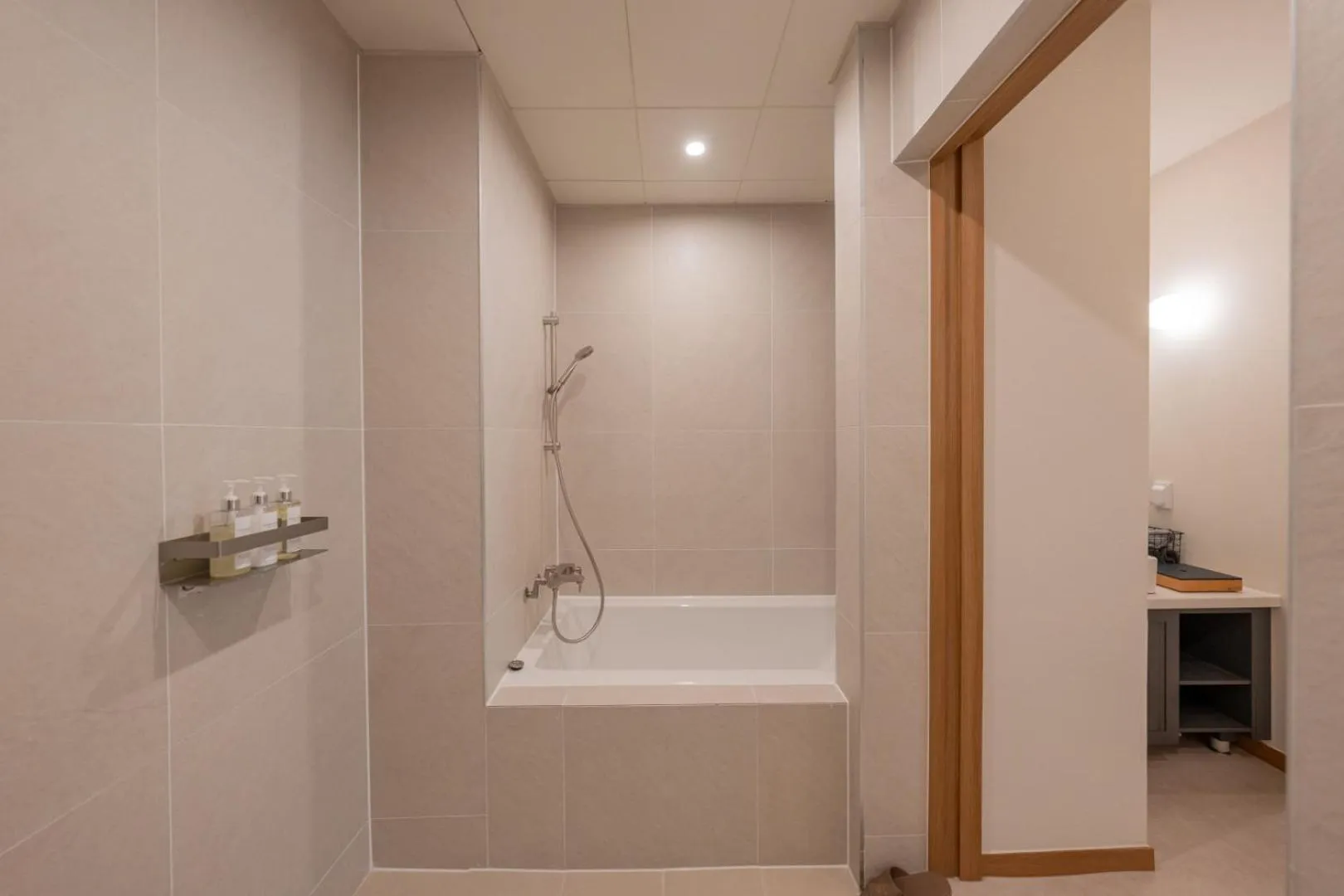Bathroom in H-avenue Hotel Munhyeon