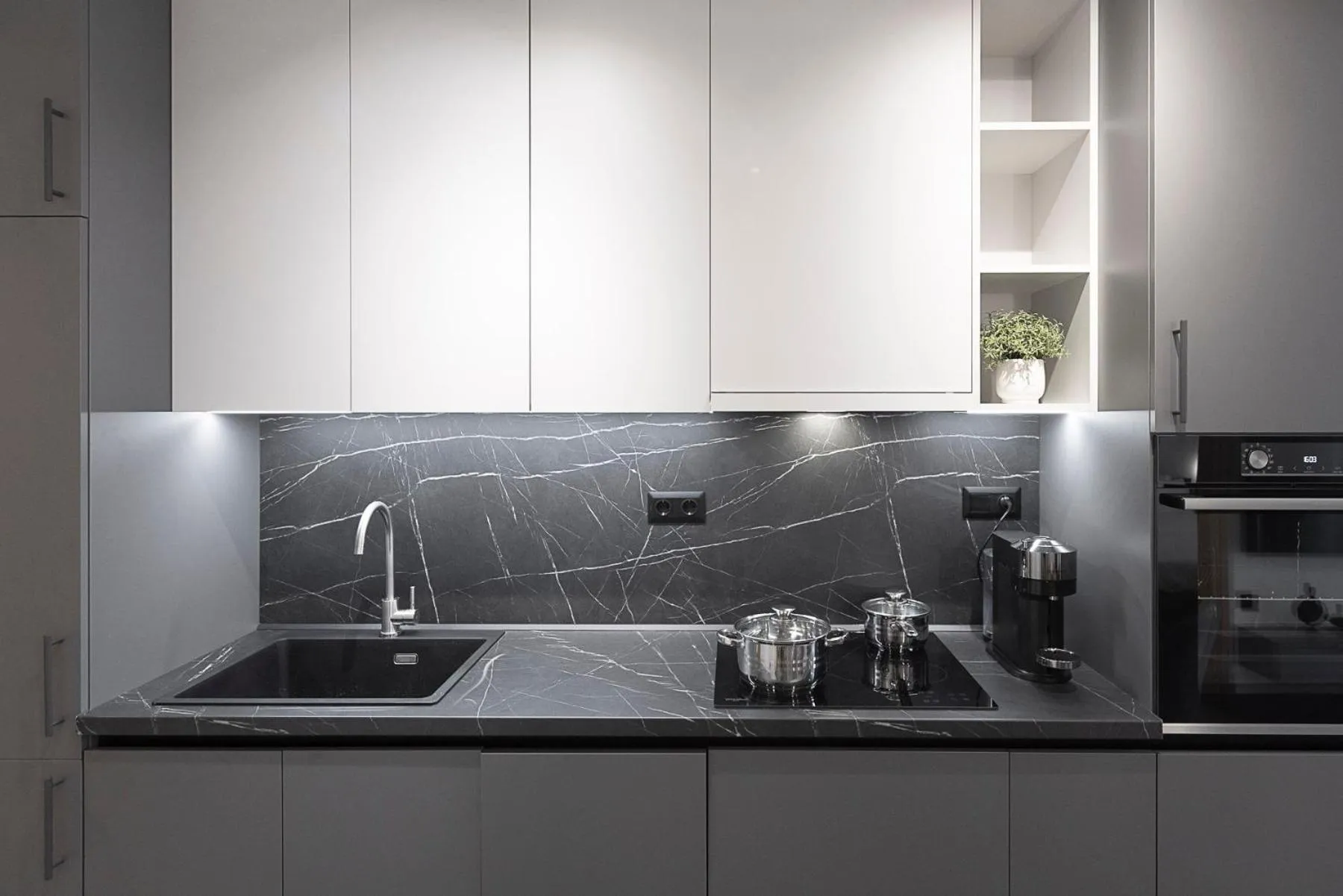 Kitchen or kitchenette in Urban Folks Svolou