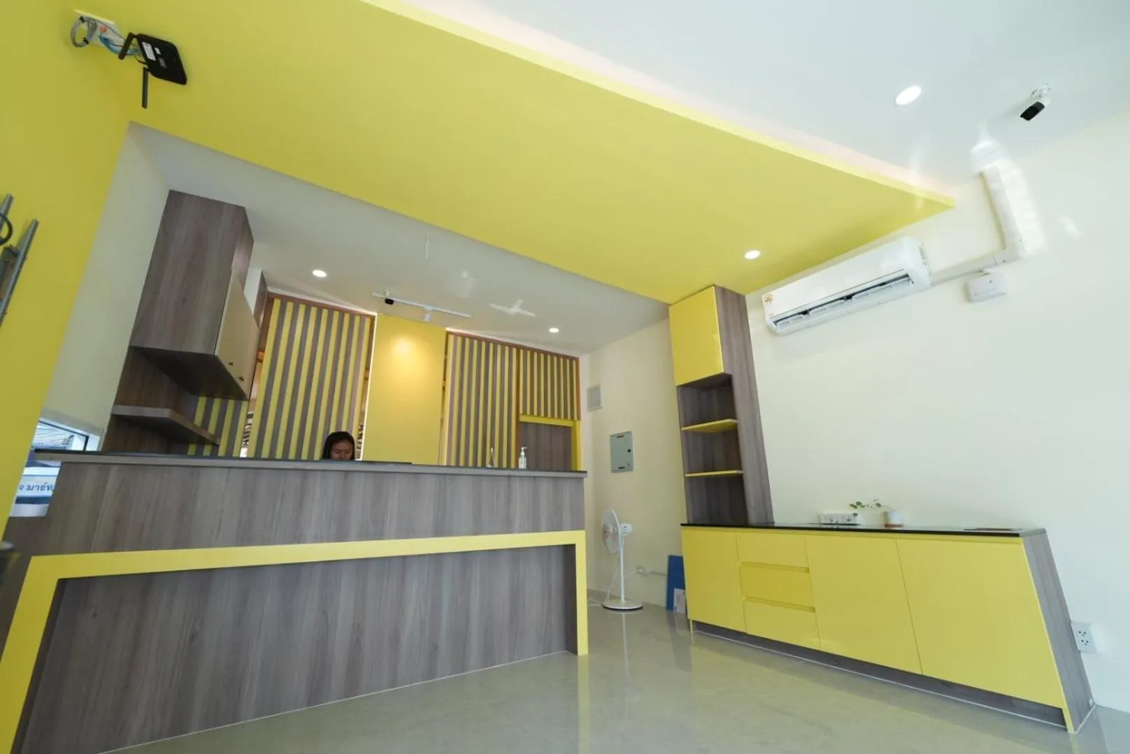 Communal lounge/ TV room in Beyond 21 Hotel