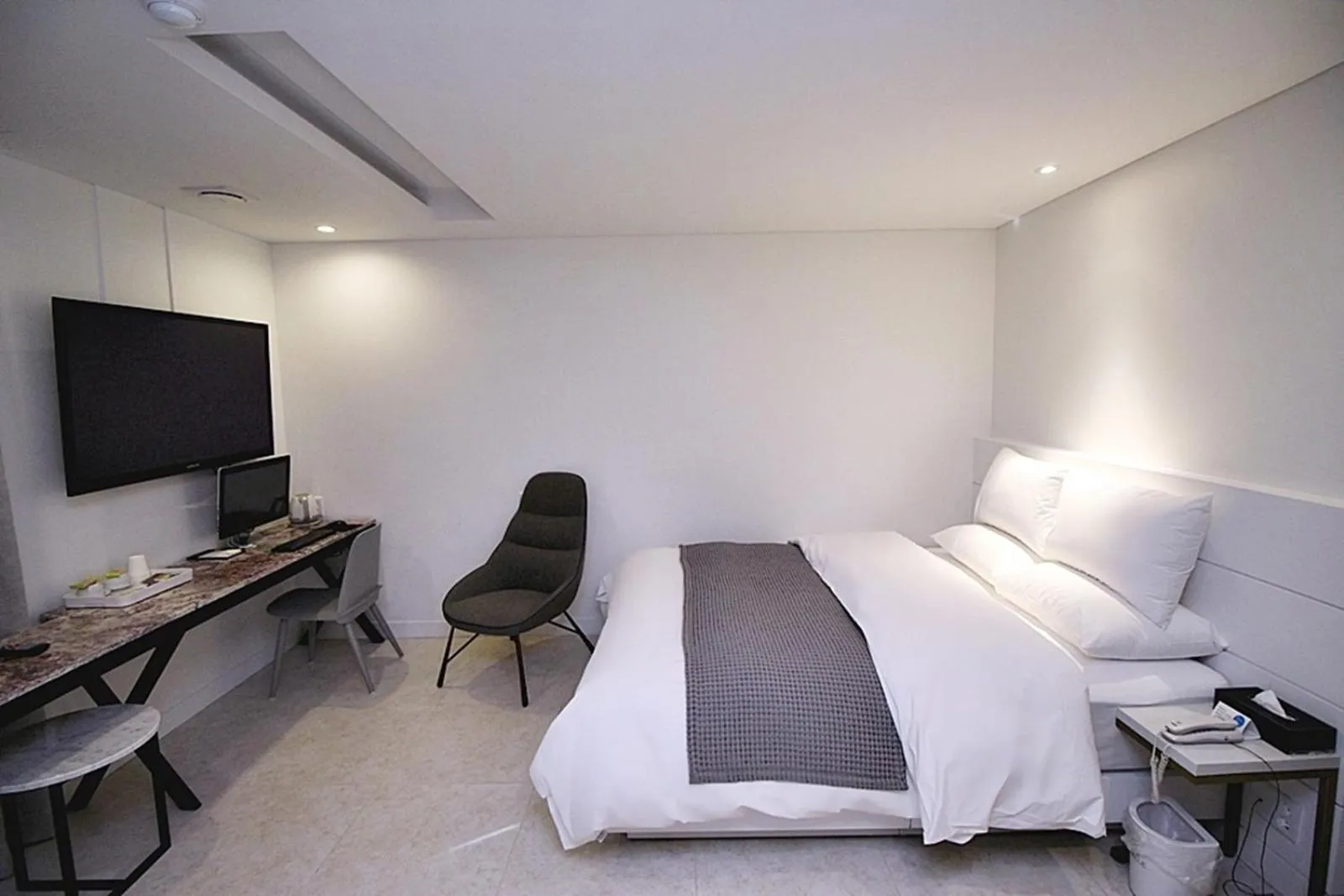 Bed in Hapjeong Circle Hotel