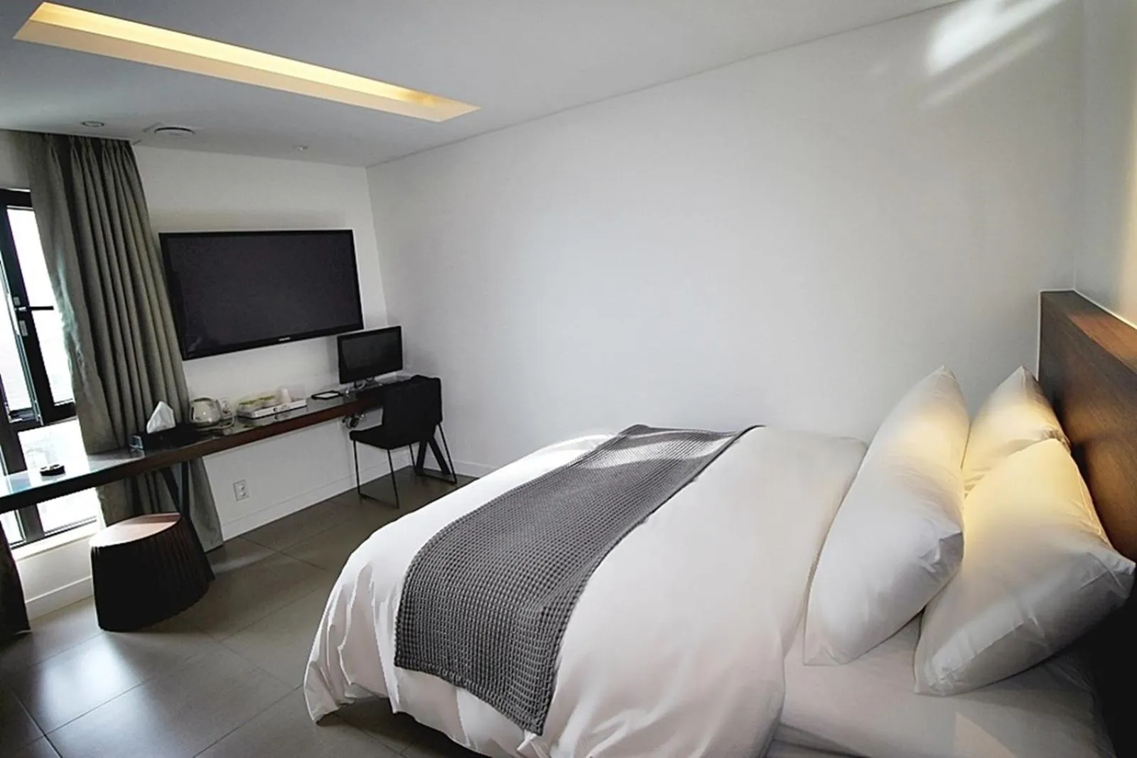 Bed in Hapjeong Circle Hotel