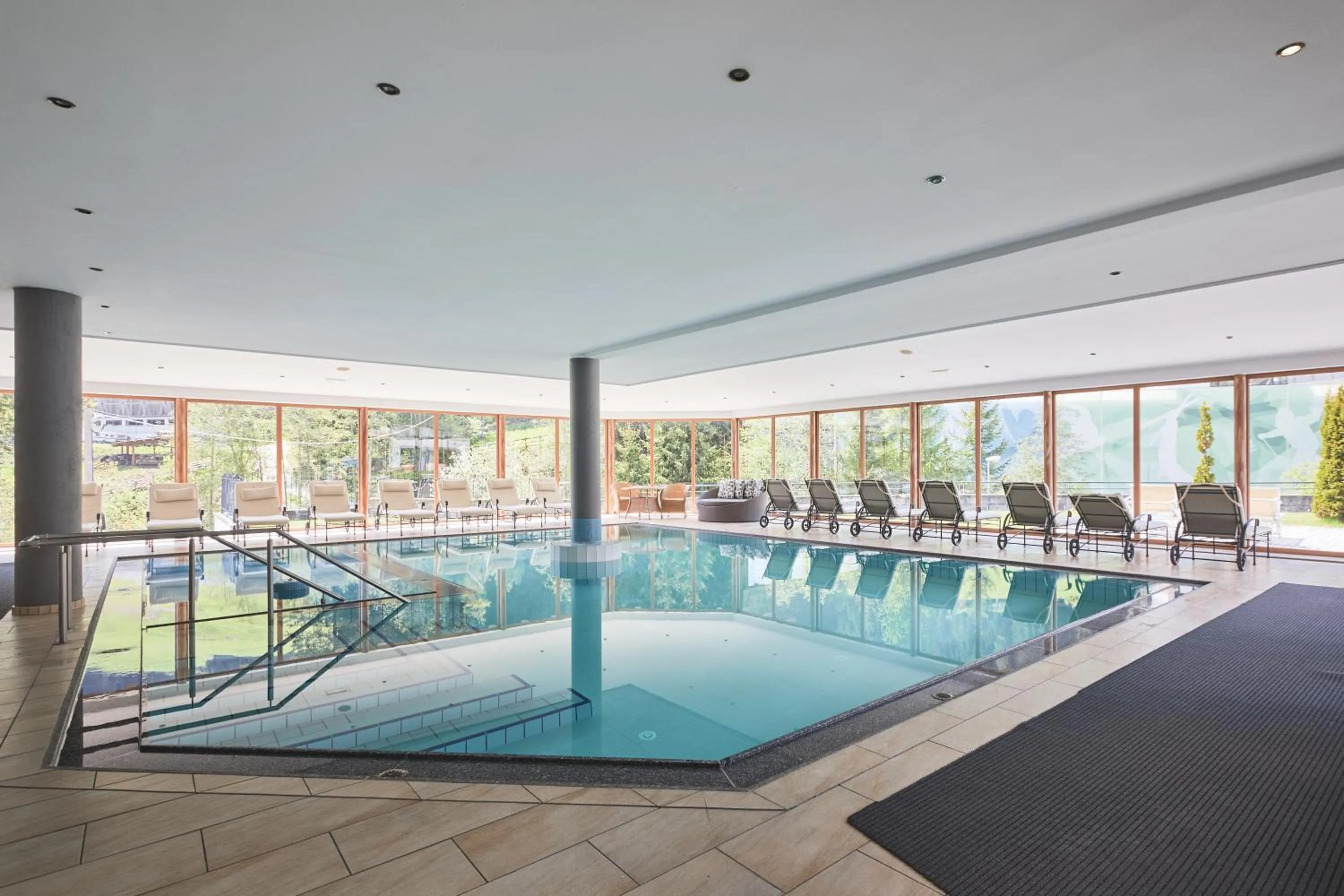 Swimming pool in Wellness-Sporthotel Ratschings