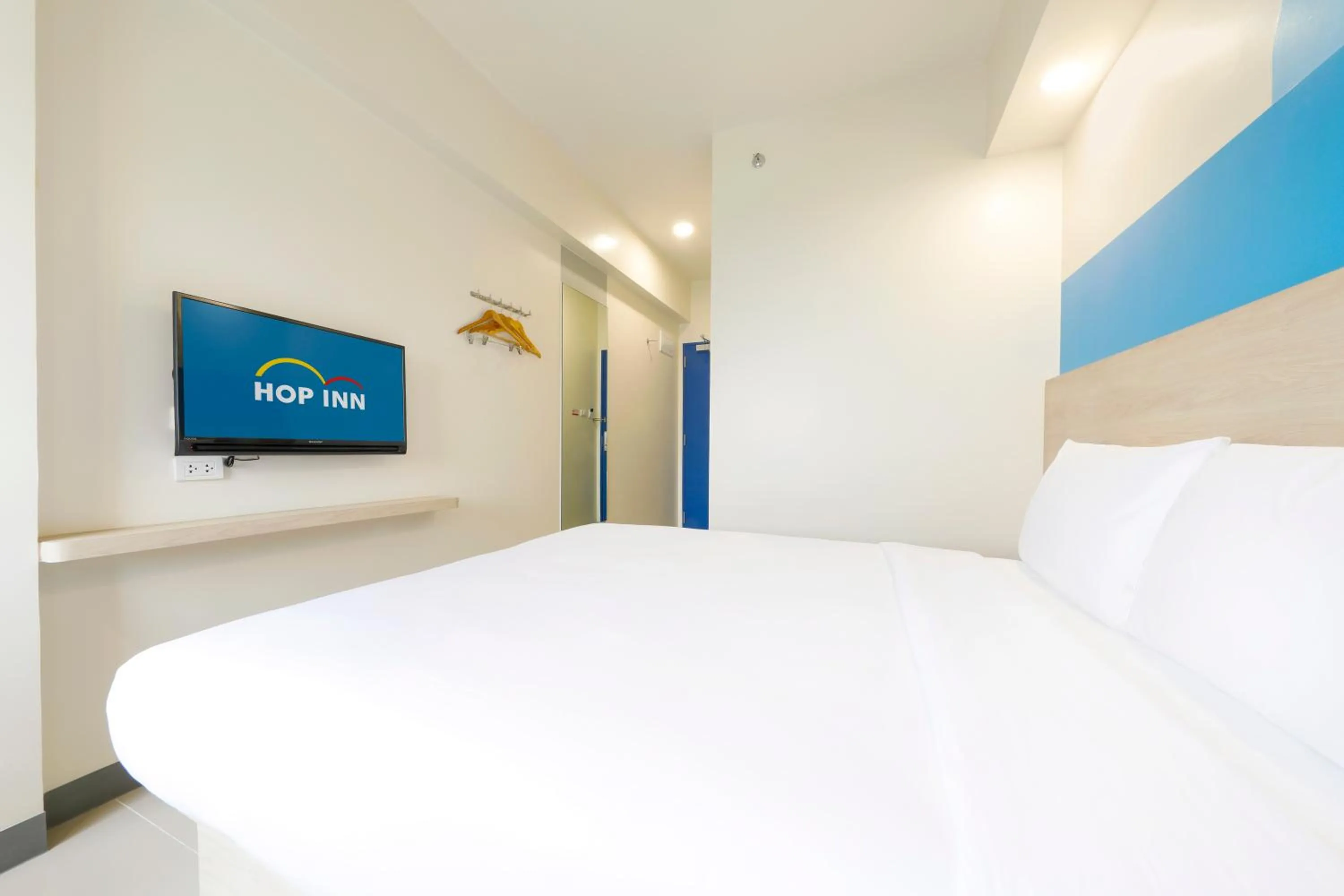 Bed in Hop Inn Hotel North EDSA Quezon City