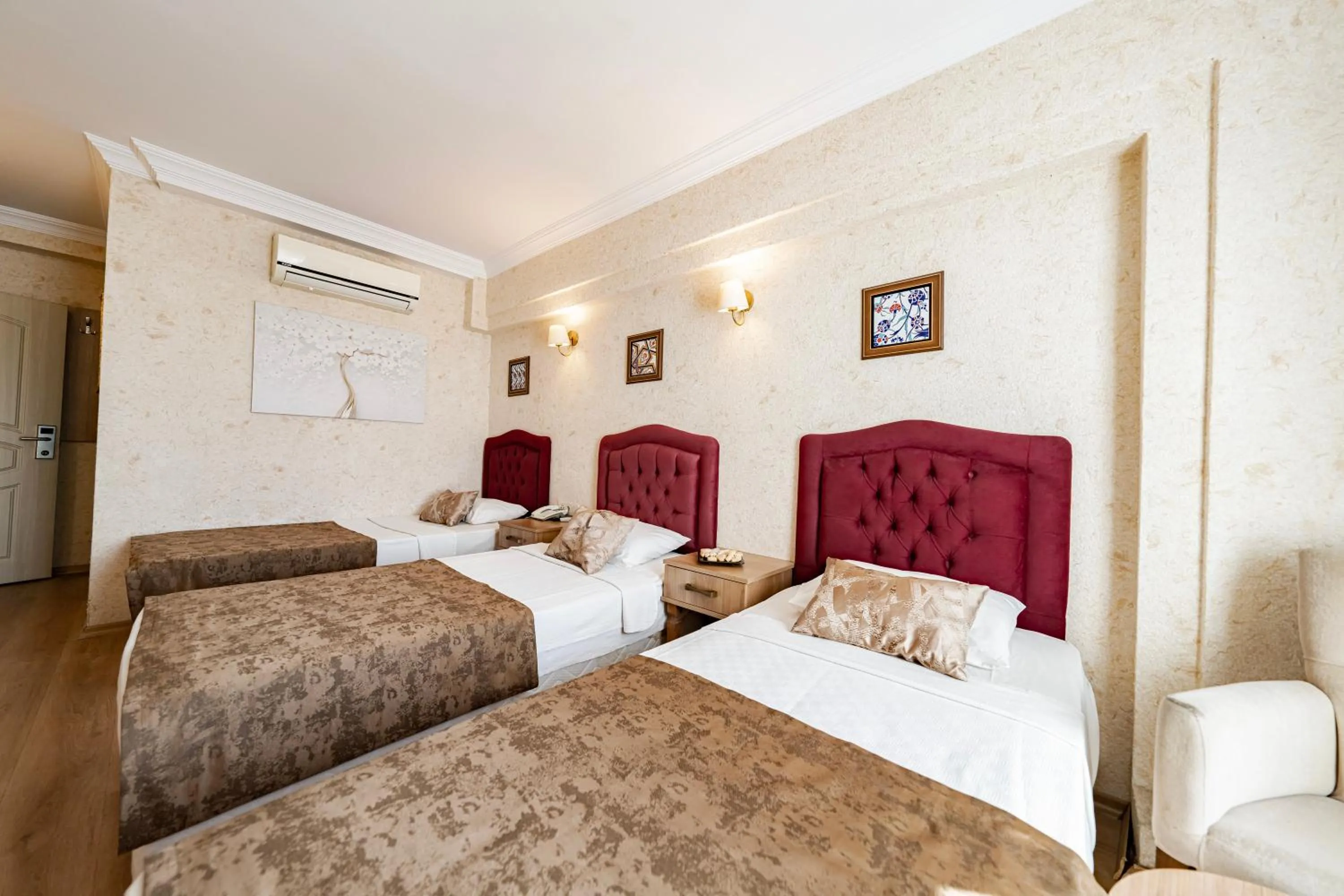 Massage, Bed in Konur Hotel